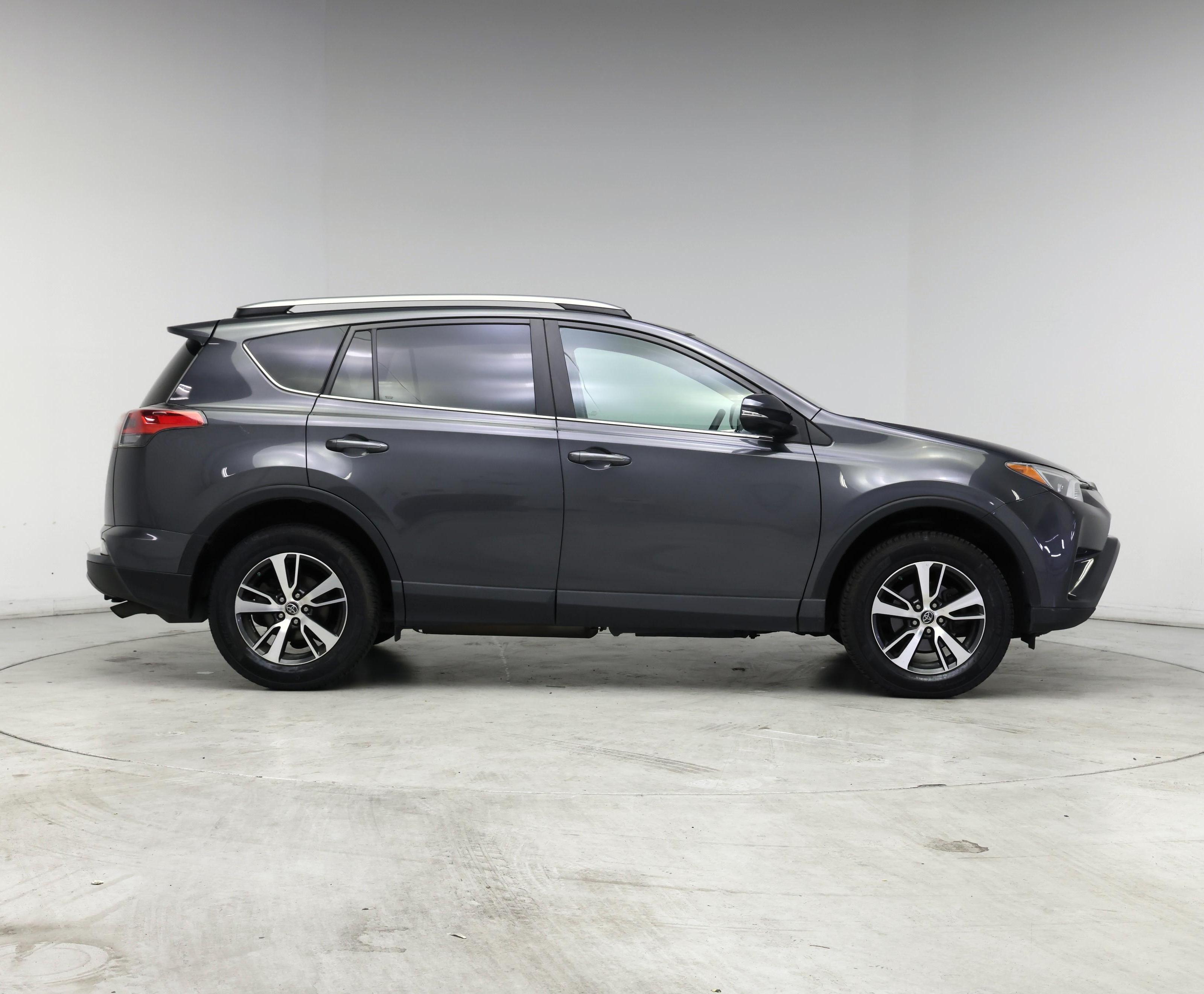Thumbnail: 2018 Toyota RAV4 - 7