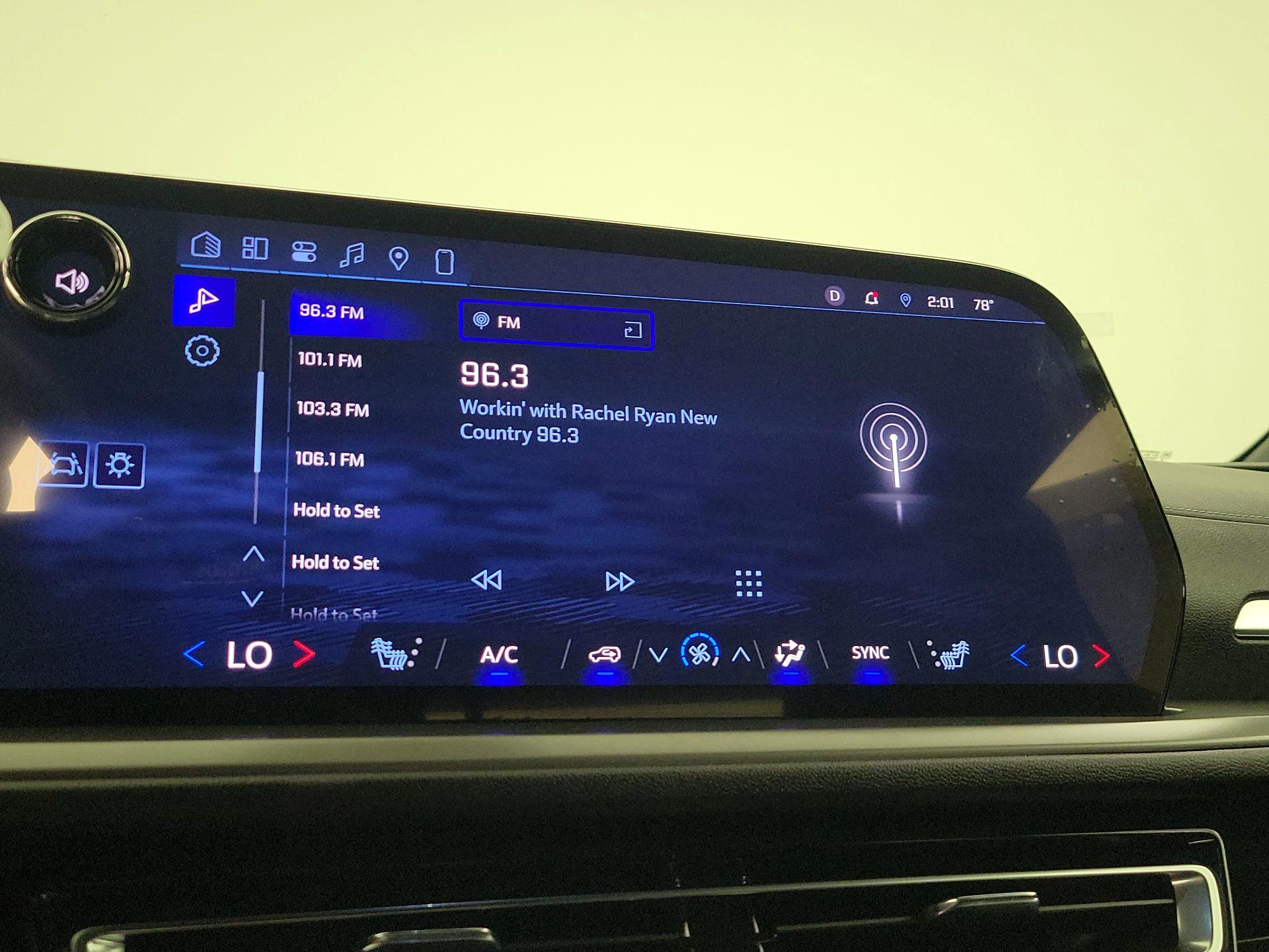 Thumbnail: 2025 Chevrolet Traverse - 15
