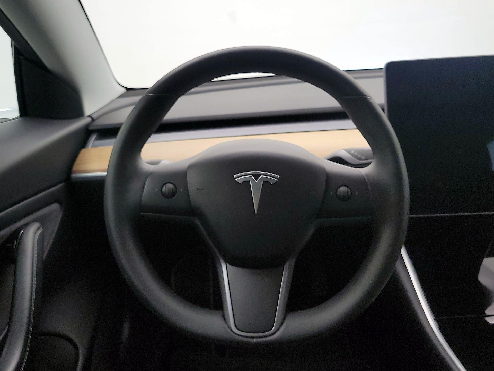Thumbnail: 2020 Tesla Model 3 - 10