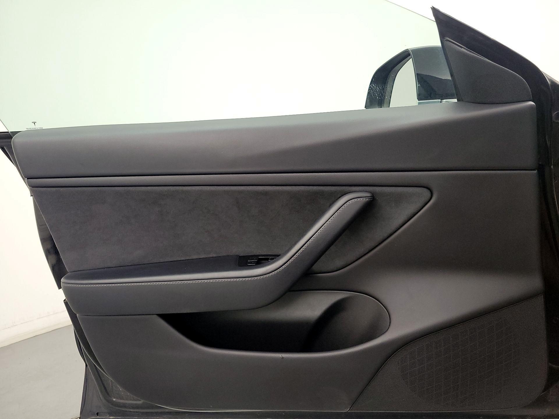 Thumbnail: 2020 Tesla Model 3 - 12