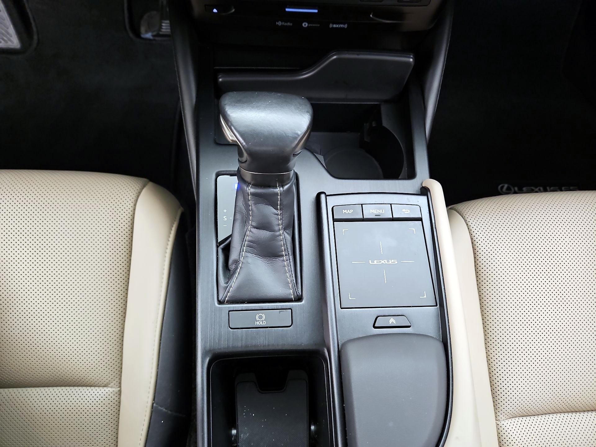 Thumbnail: 2019 Lexus ES - 18