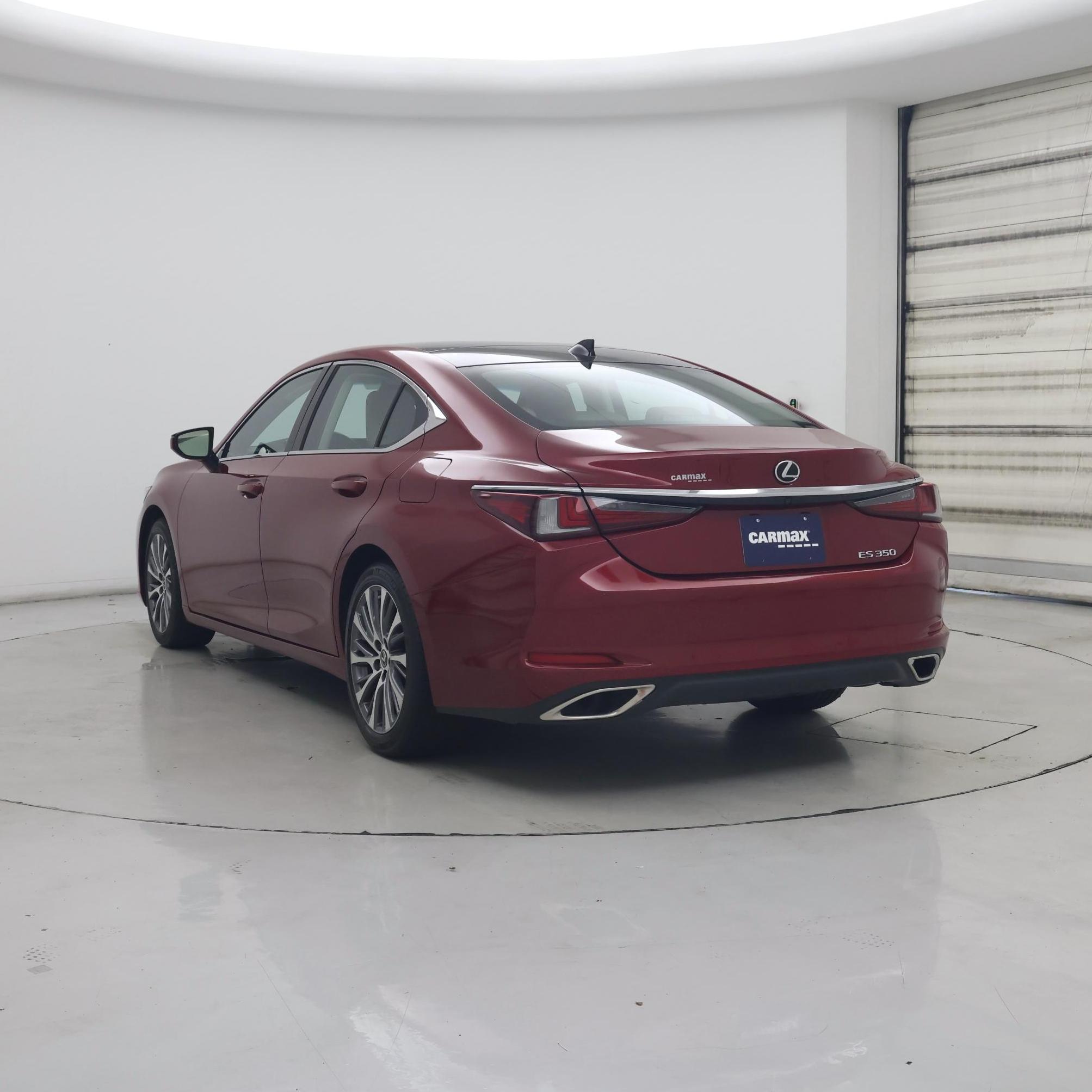 Thumbnail: 2019 Lexus ES - 2