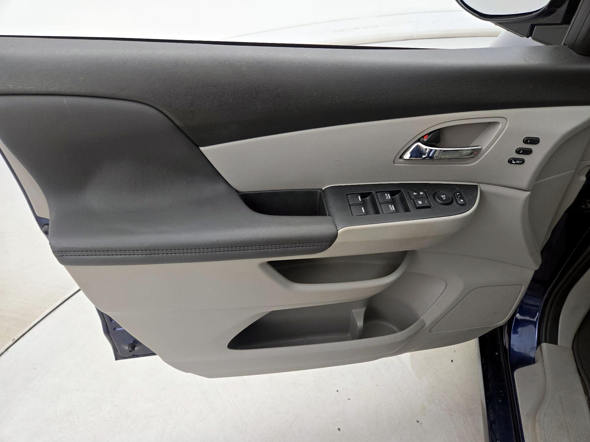 Thumbnail: 2015 Honda Odyssey - 12