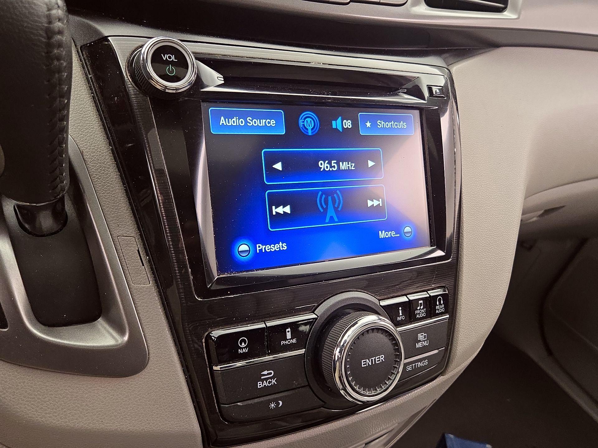Thumbnail: 2015 Honda Odyssey - 16