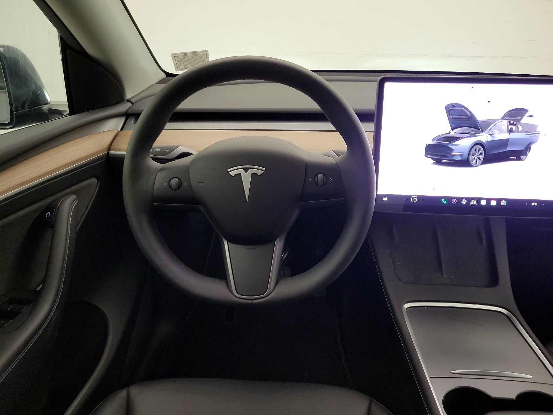 Thumbnail: 2025 Tesla Model Y - 10