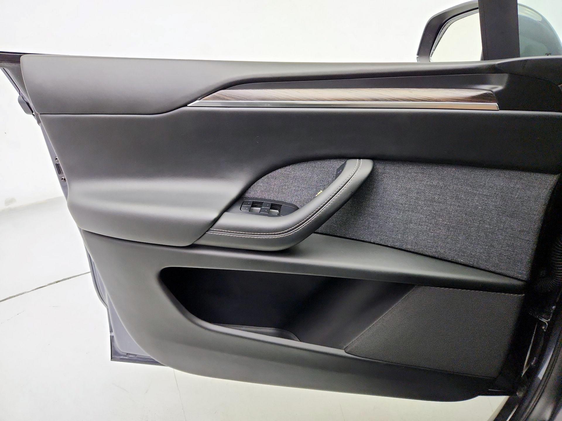 Thumbnail: 2023 Tesla Model X - 12