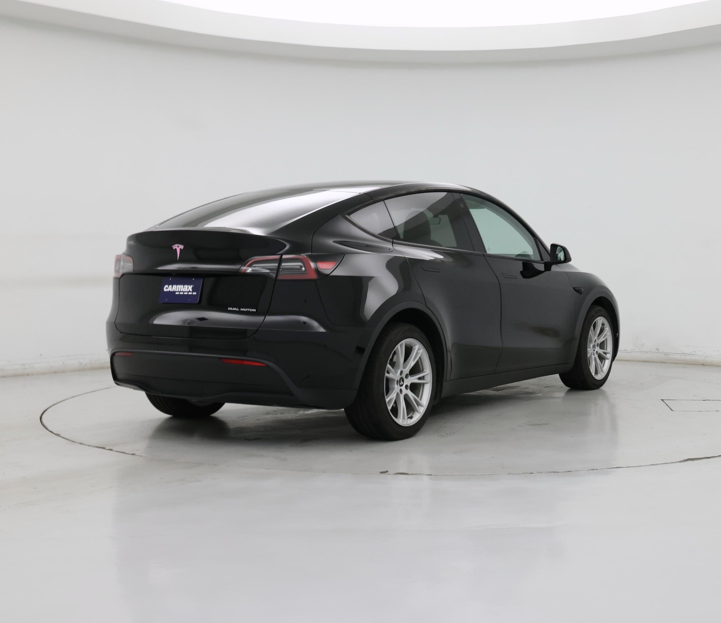 Thumbnail: 2023 Tesla Model Y - 8