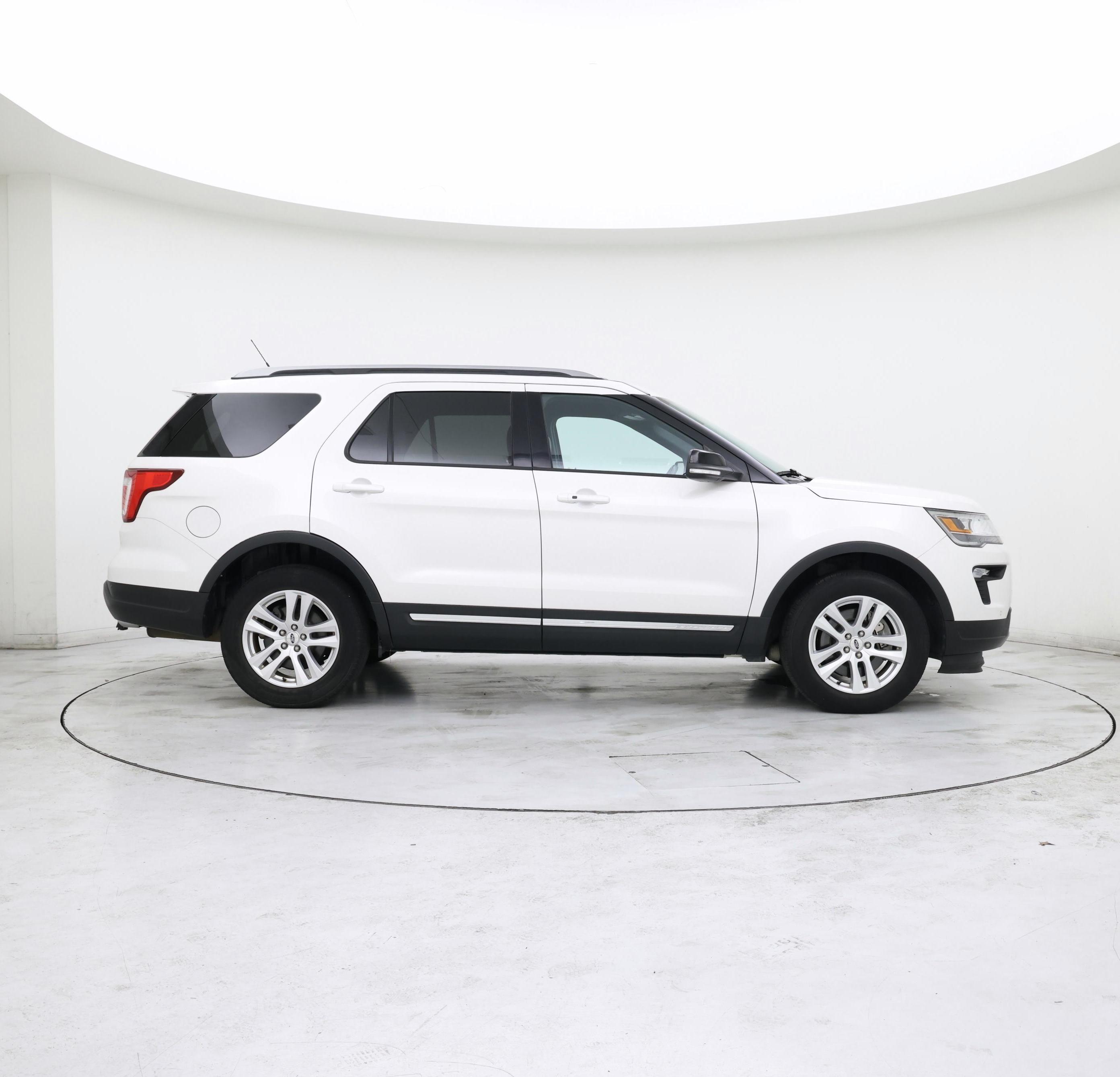 Thumbnail: 2018 Ford Explorer - 7