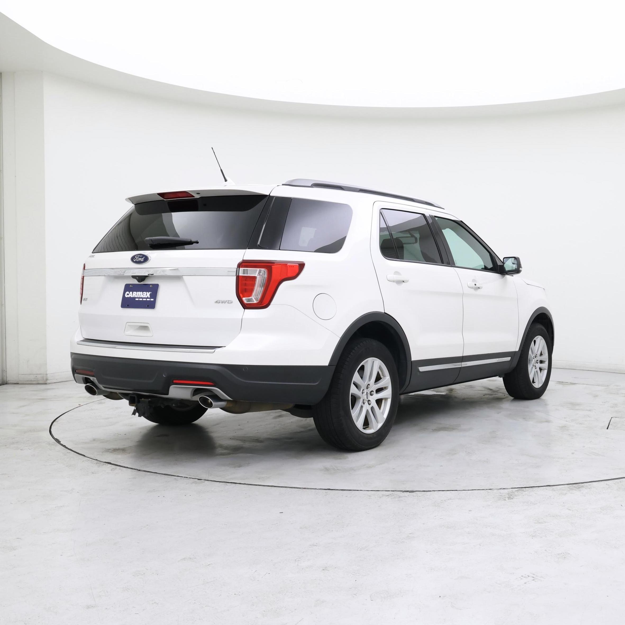 Thumbnail: 2018 Ford Explorer - 8