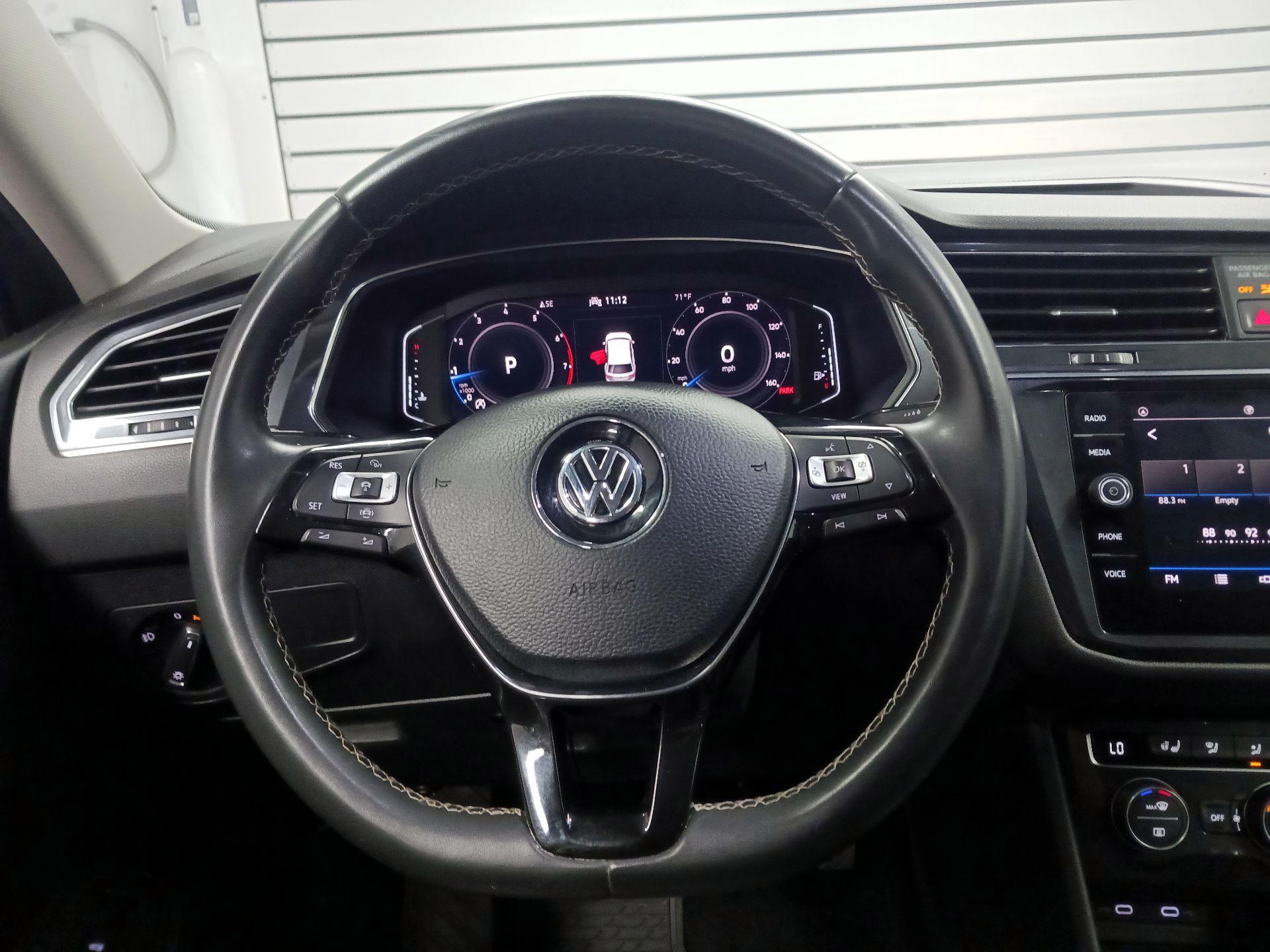 Thumbnail: 2021 Volkswagen Tiguan - 10