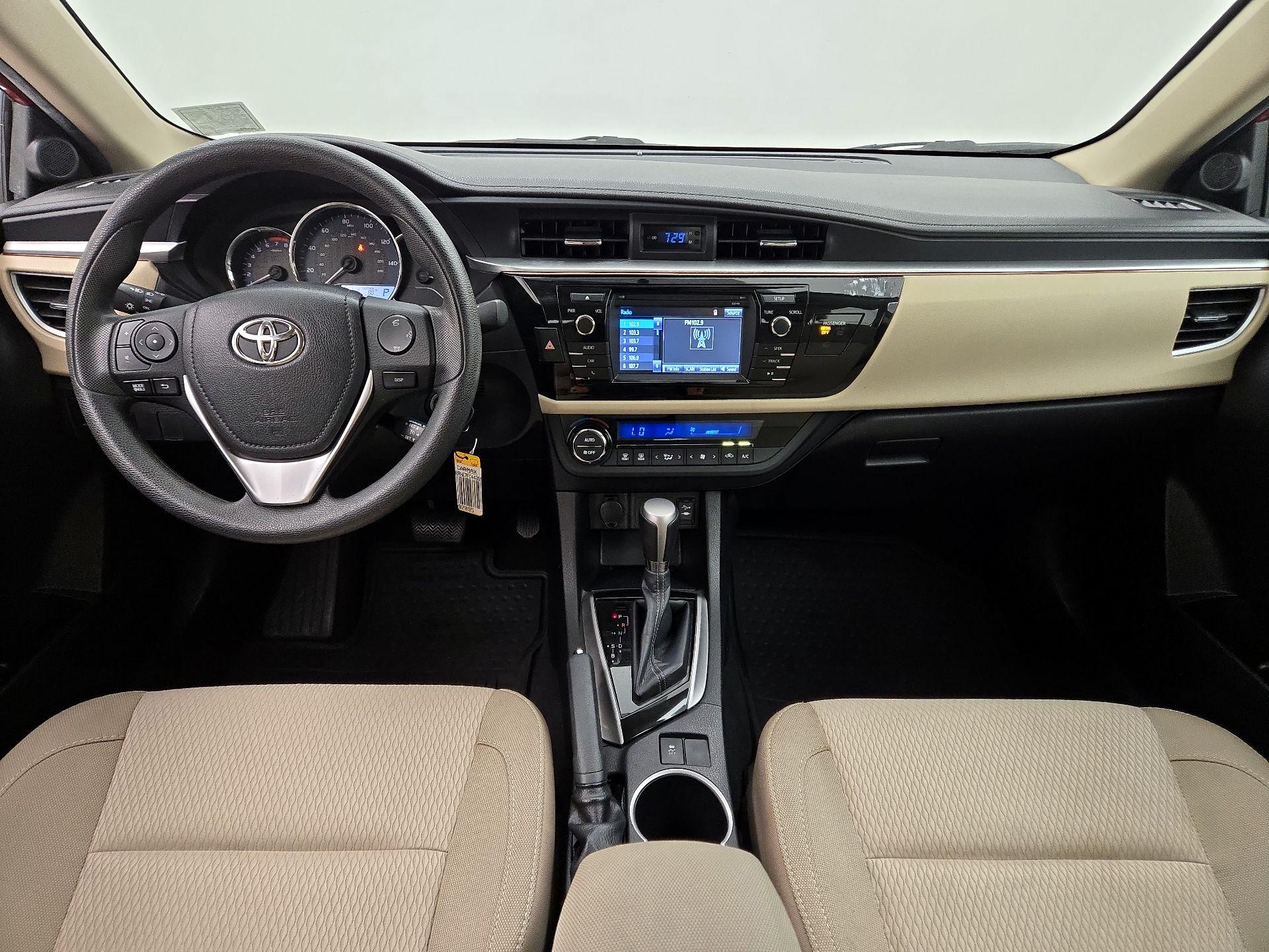 Thumbnail: 2015 Toyota Corolla - 9