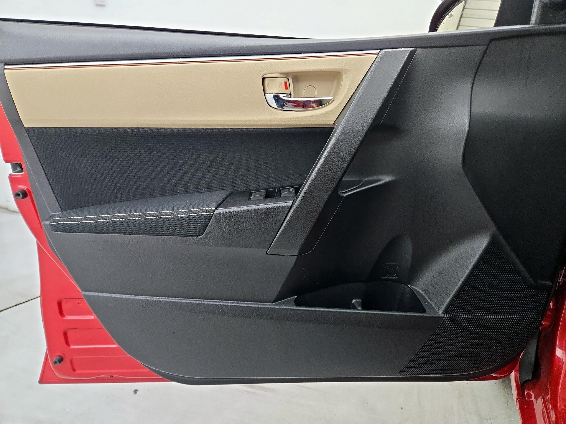 Thumbnail: 2015 Toyota Corolla - 12