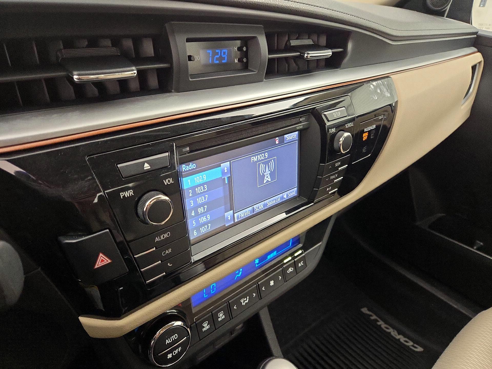 Thumbnail: 2015 Toyota Corolla - 15