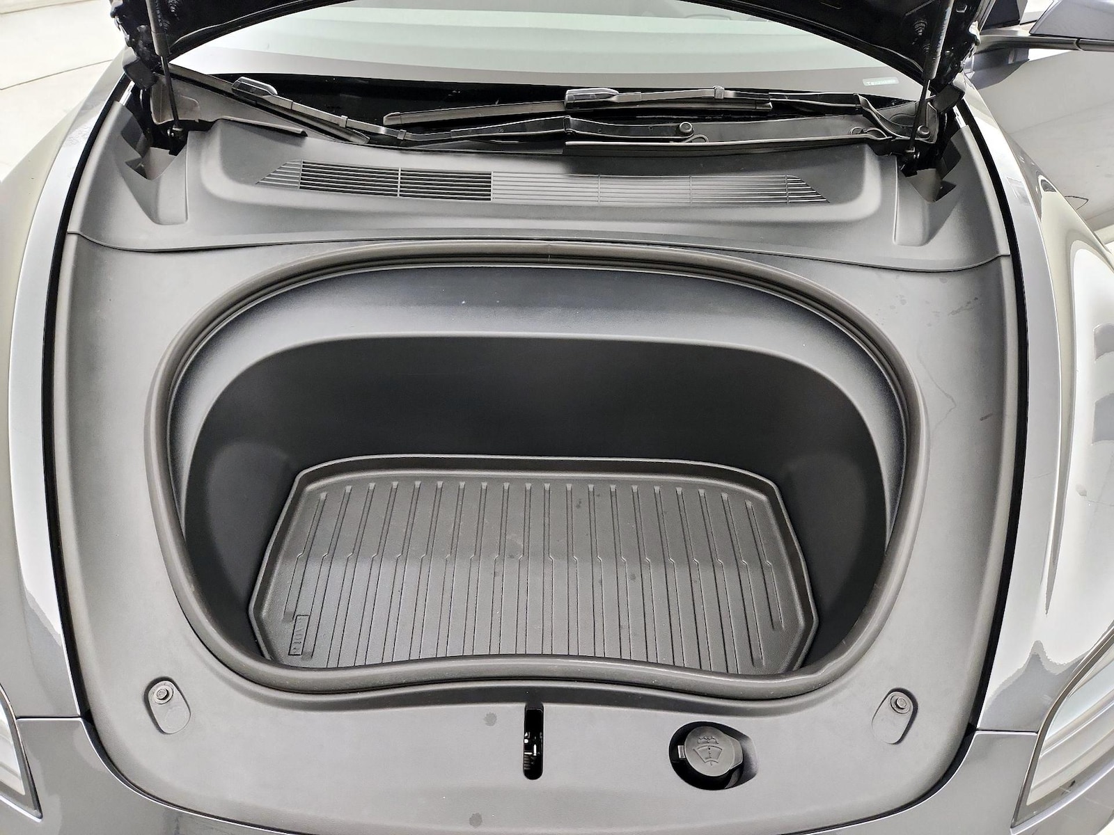 2025 Tesla Model 3 Long Range - Photo 22
