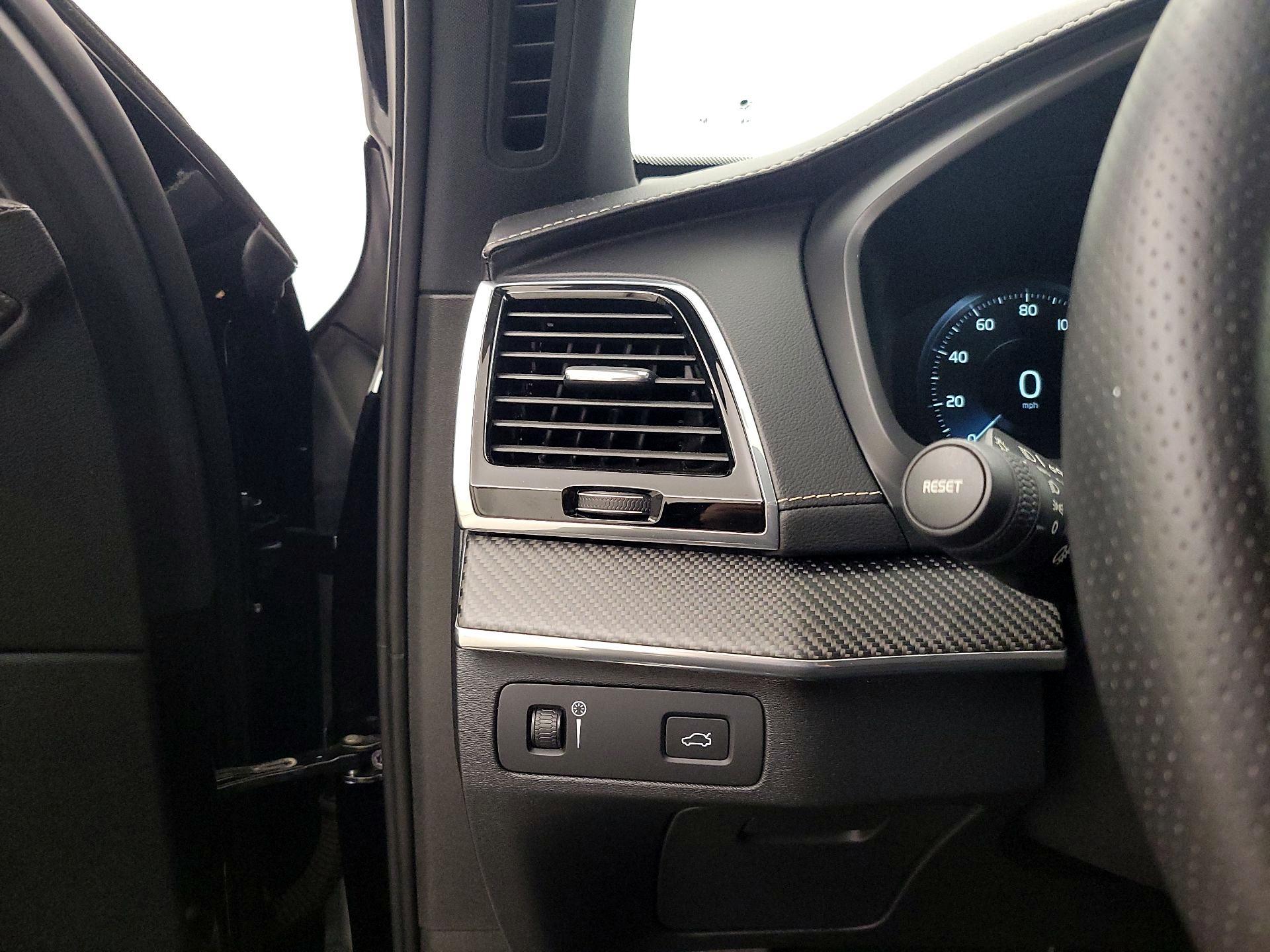 Thumbnail: 2019 Volvo XC90 - 13