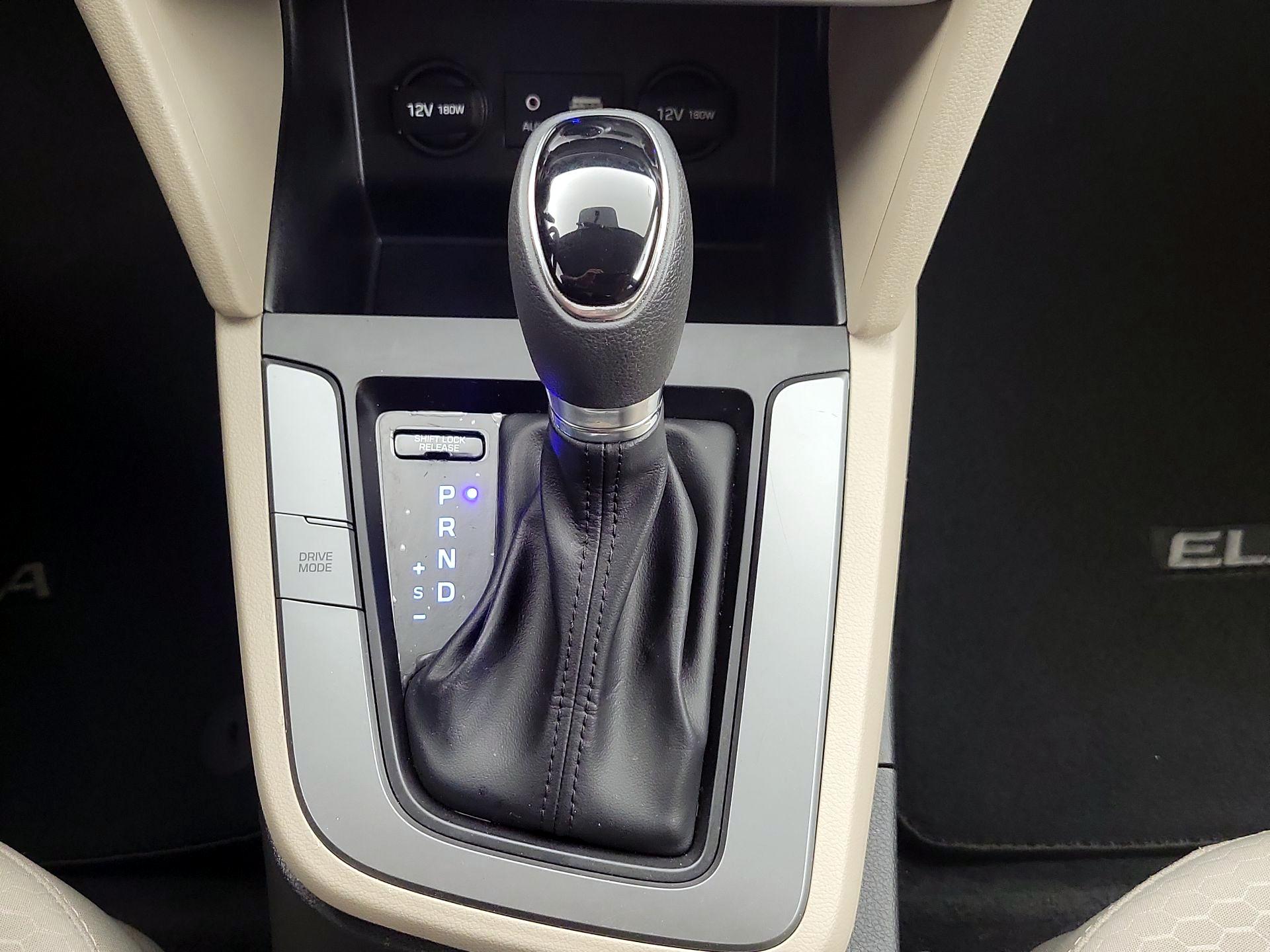 Thumbnail: 2019 Hyundai Elantra - 17
