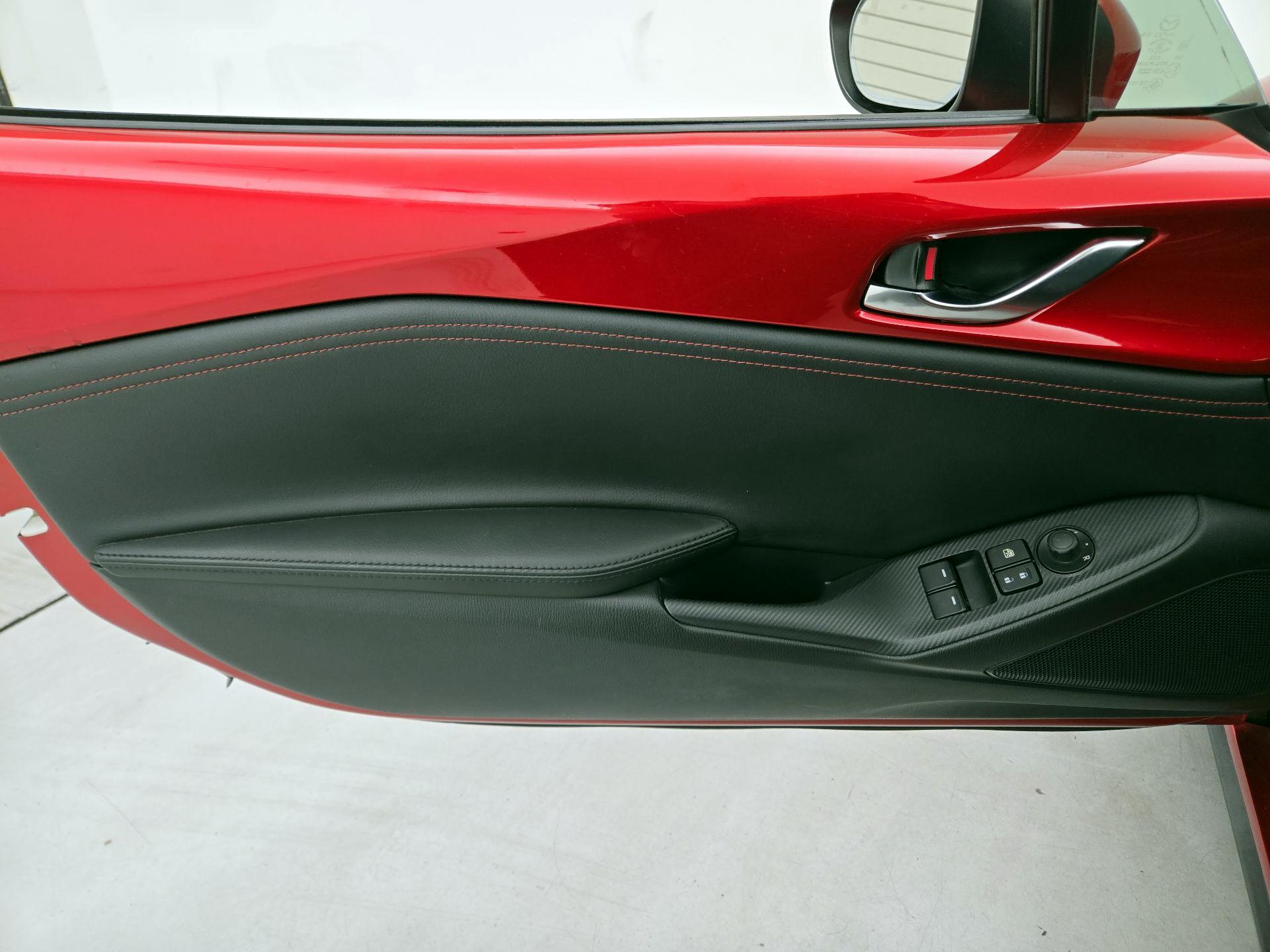 Thumbnail: 2016 Mazda MX-5 Miata - 12