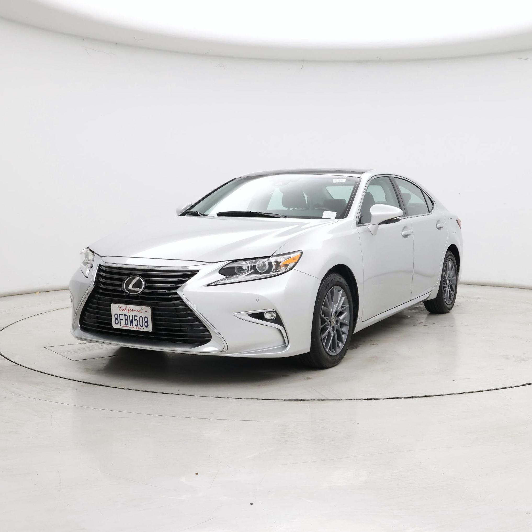 Thumbnail: 2018 Lexus ES - 4