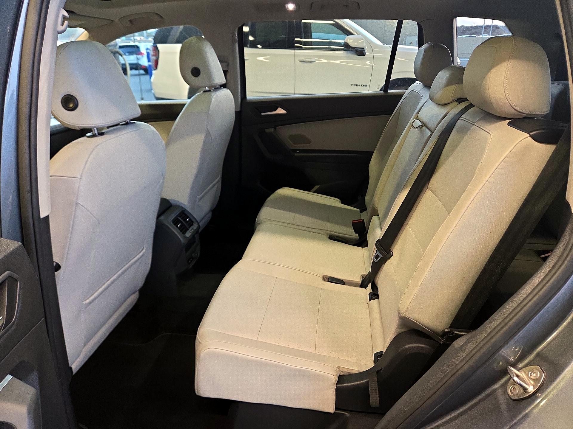 Thumbnail: 2019 Volkswagen Tiguan - 18