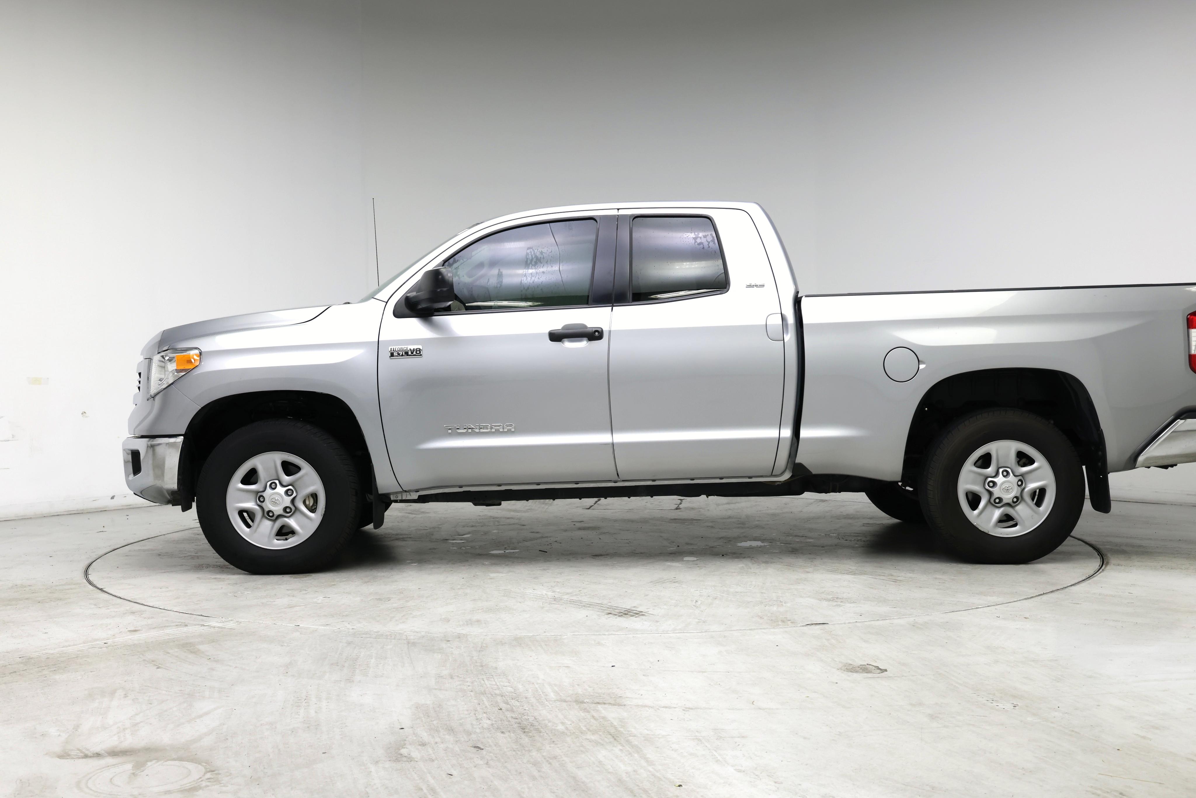 Thumbnail: 2016 Toyota Tundra - 3