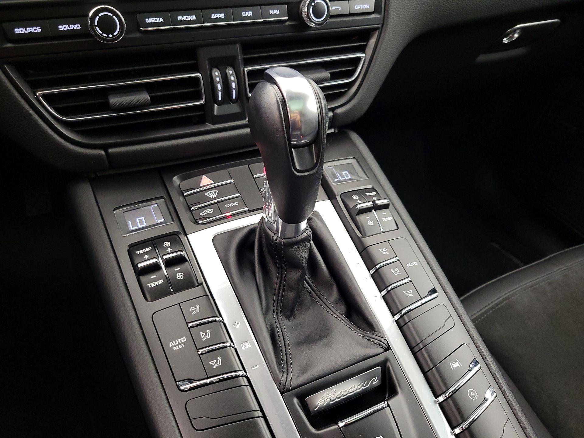 Thumbnail: 2019 Porsche Macan - 17