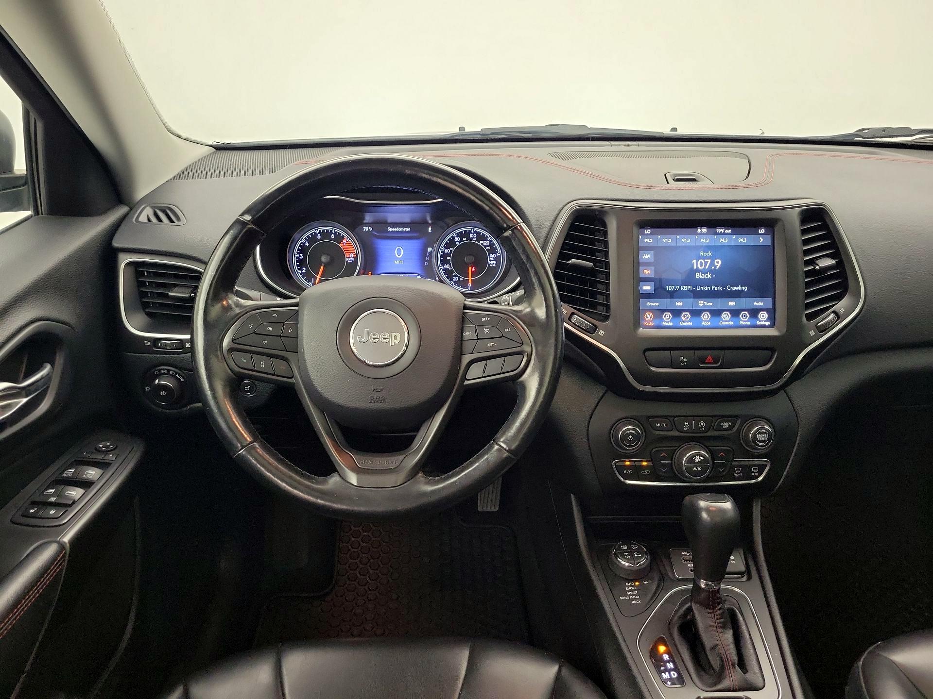 Thumbnail: 2020 Jeep Cherokee - 10