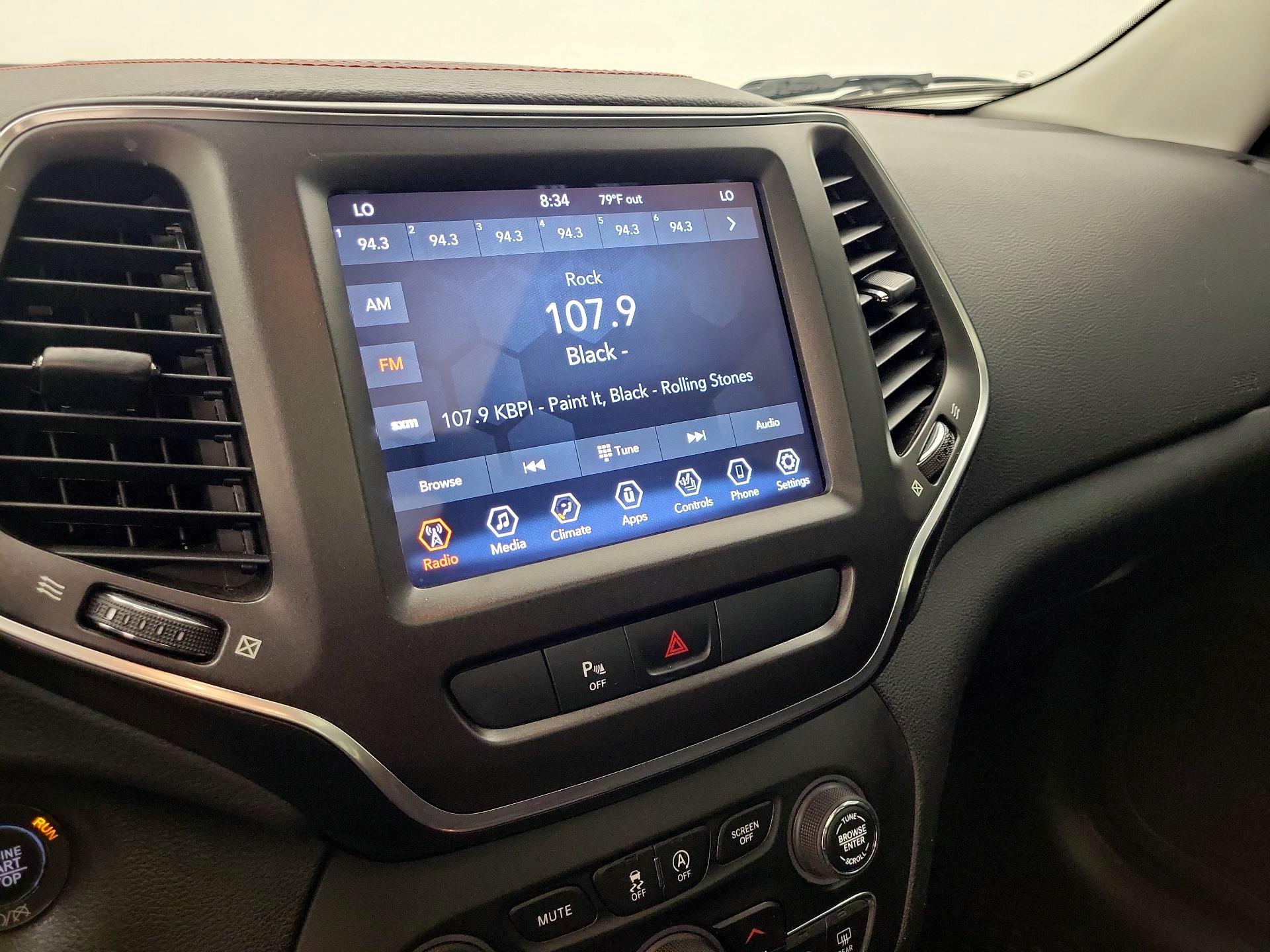 Thumbnail: 2020 Jeep Cherokee - 15