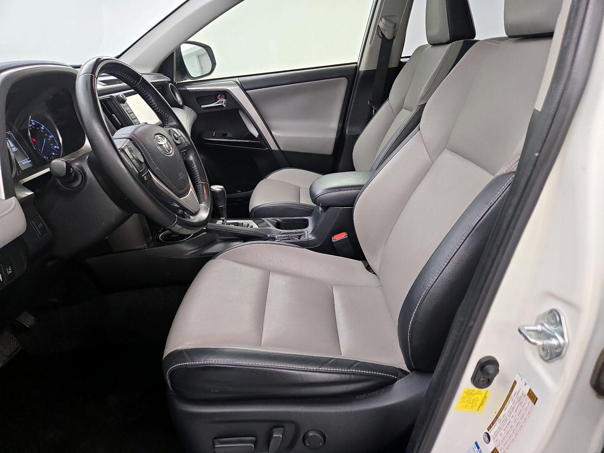 Thumbnail: 2018 Toyota RAV4 - 11