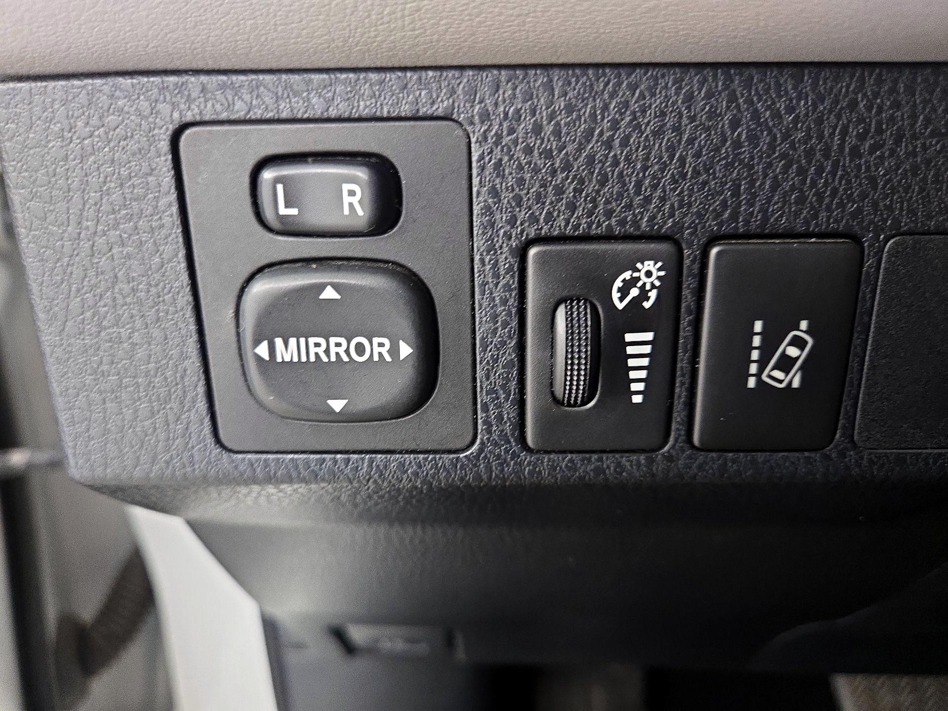 Thumbnail: 2018 Toyota RAV4 - 13