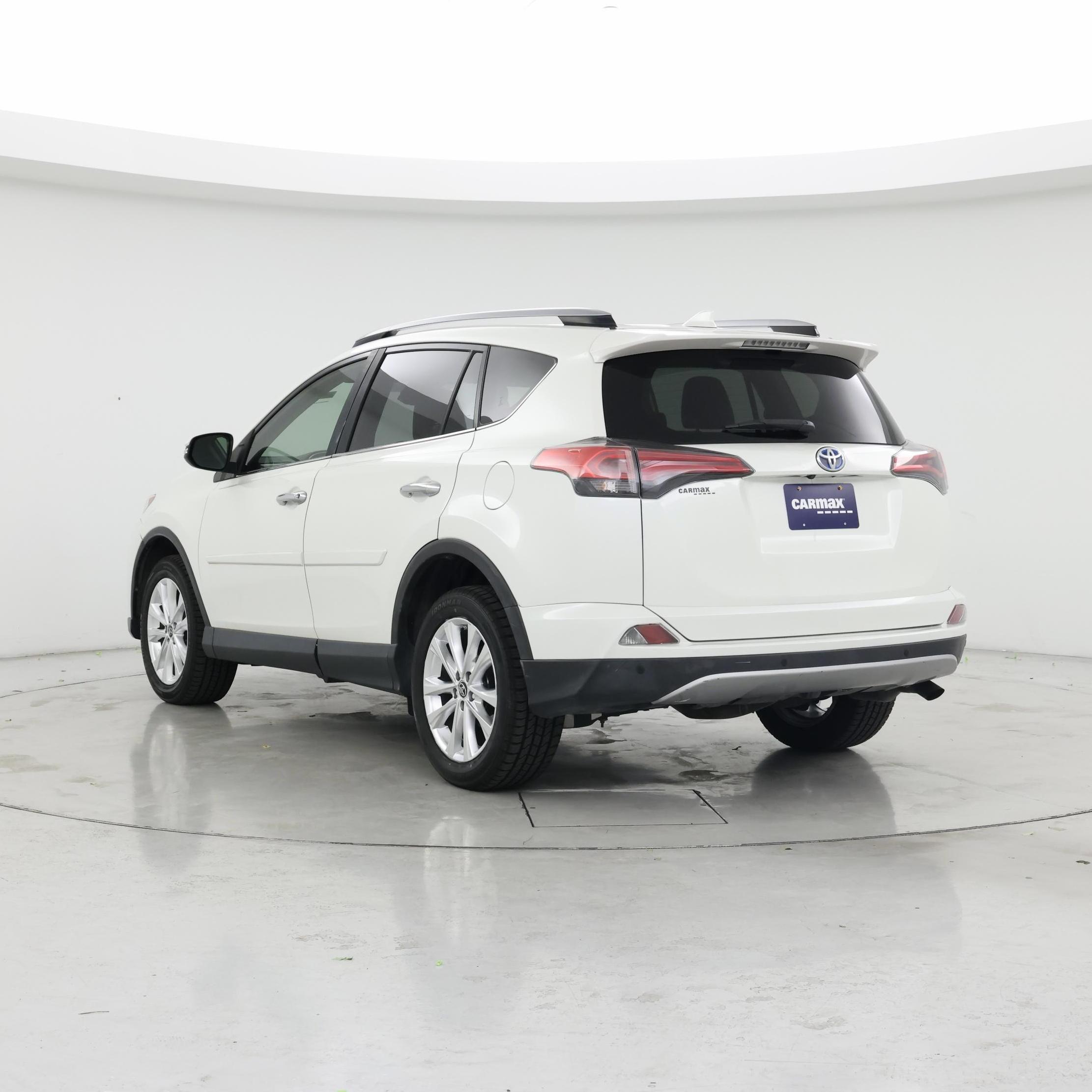 Thumbnail: 2018 Toyota RAV4 - 2