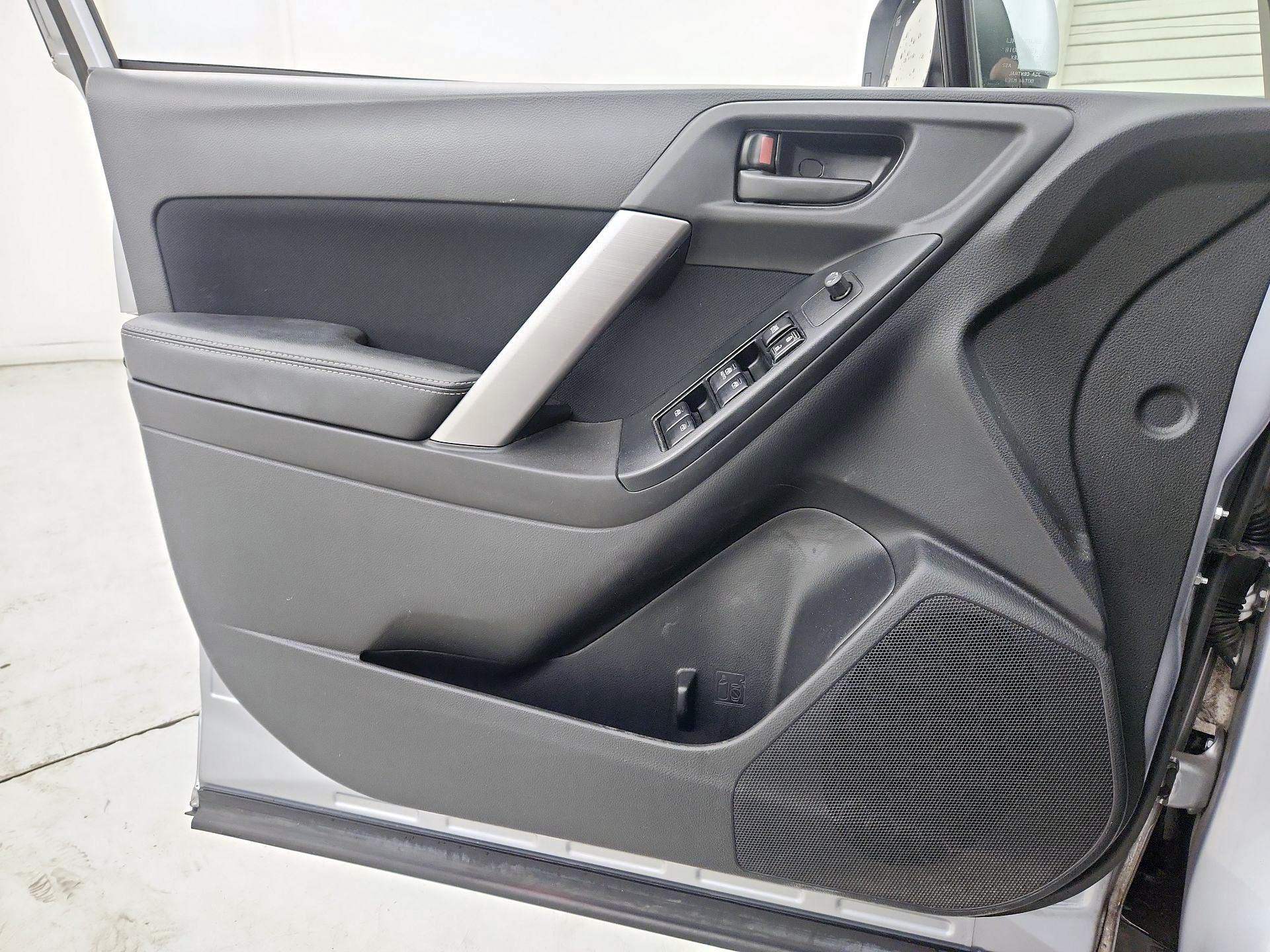 Thumbnail: 2016 Subaru Forester - 12