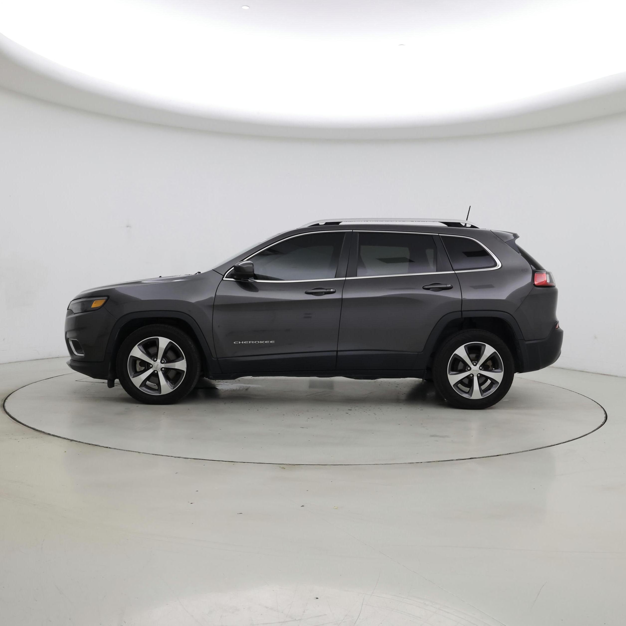 Thumbnail: 2019 Jeep Cherokee - 3