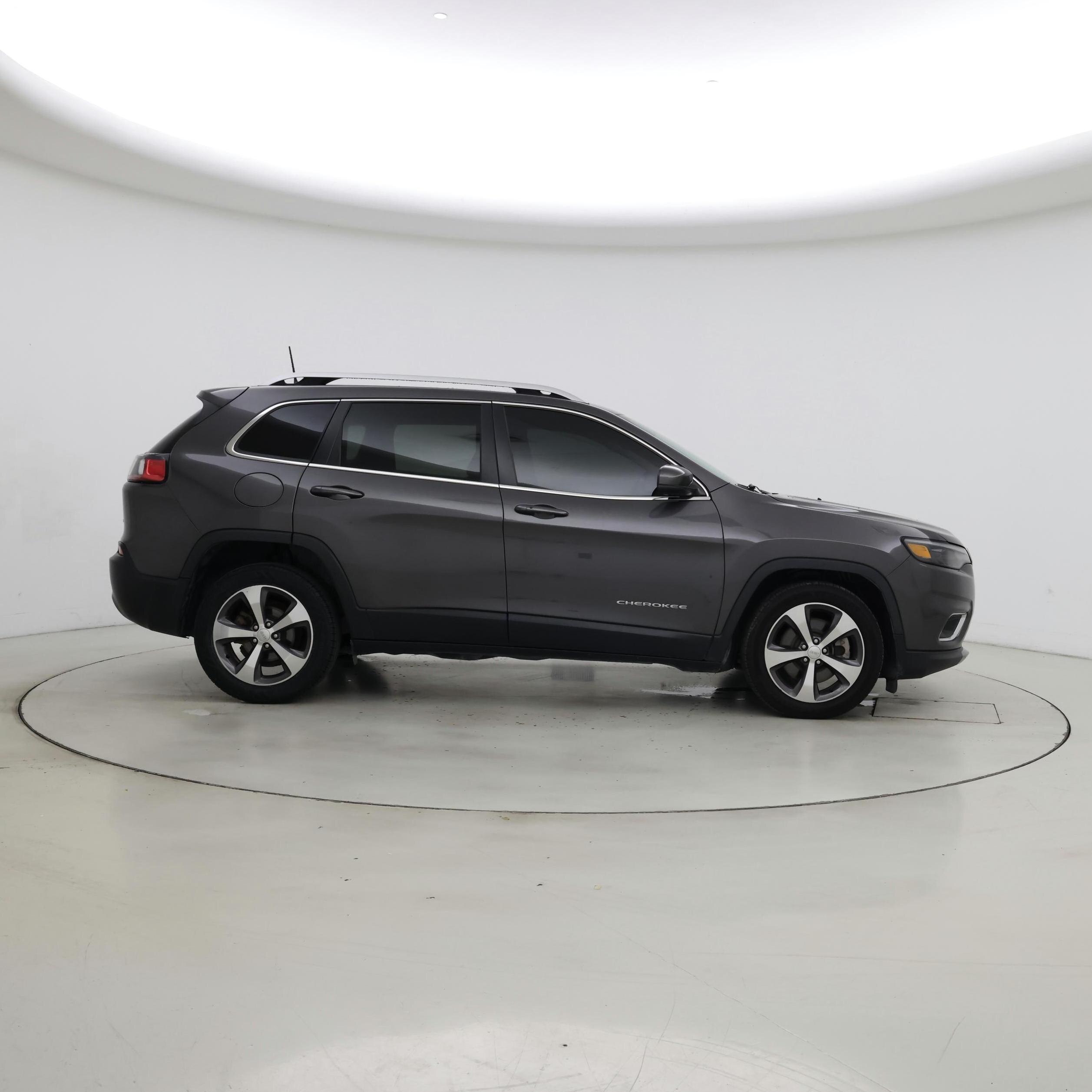 Thumbnail: 2019 Jeep Cherokee - 7