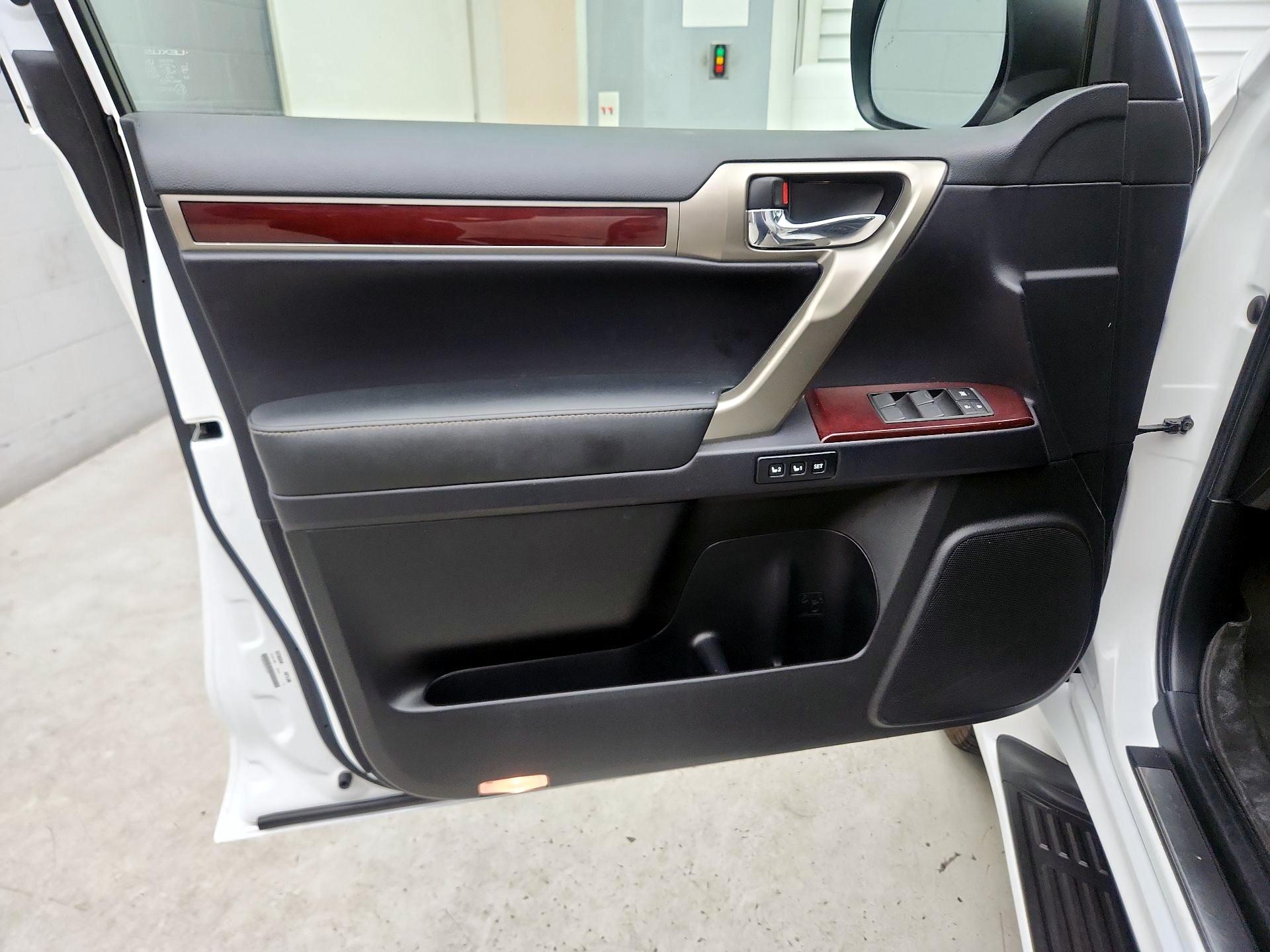 Thumbnail: 2019 Lexus GX - 12