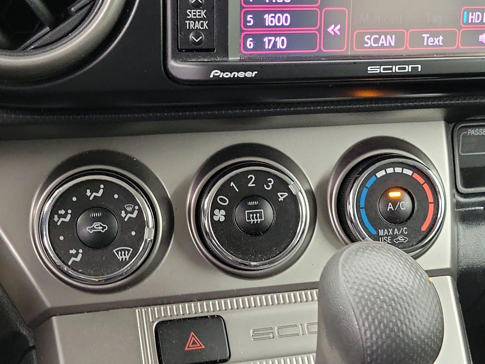 2014 Scion xB Base - Photo 16