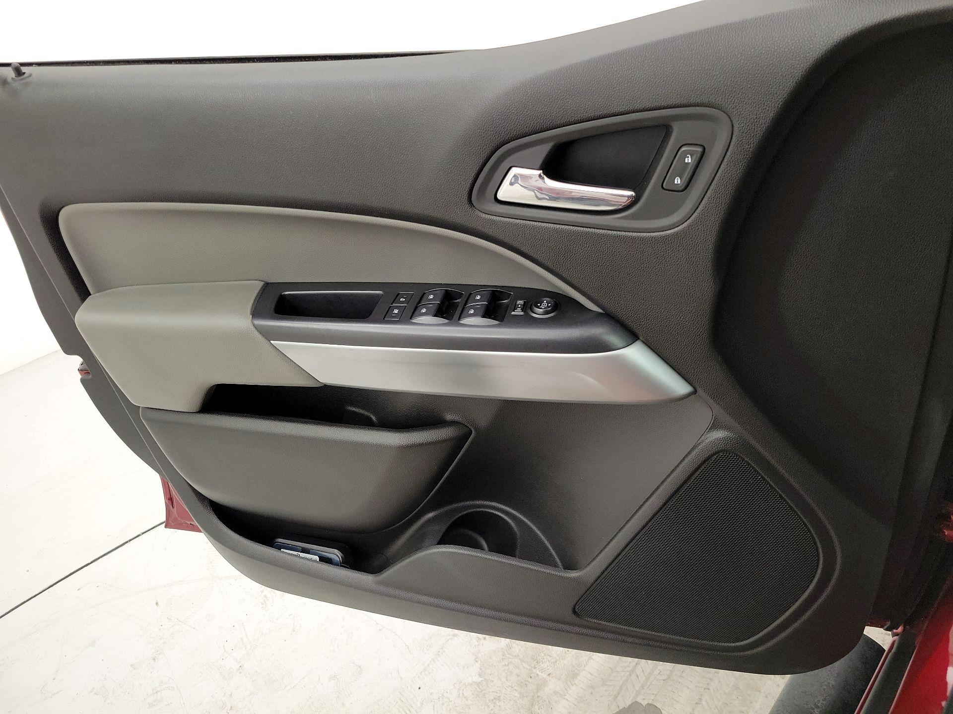 Thumbnail: 2019 Chevrolet Colorado - 12
