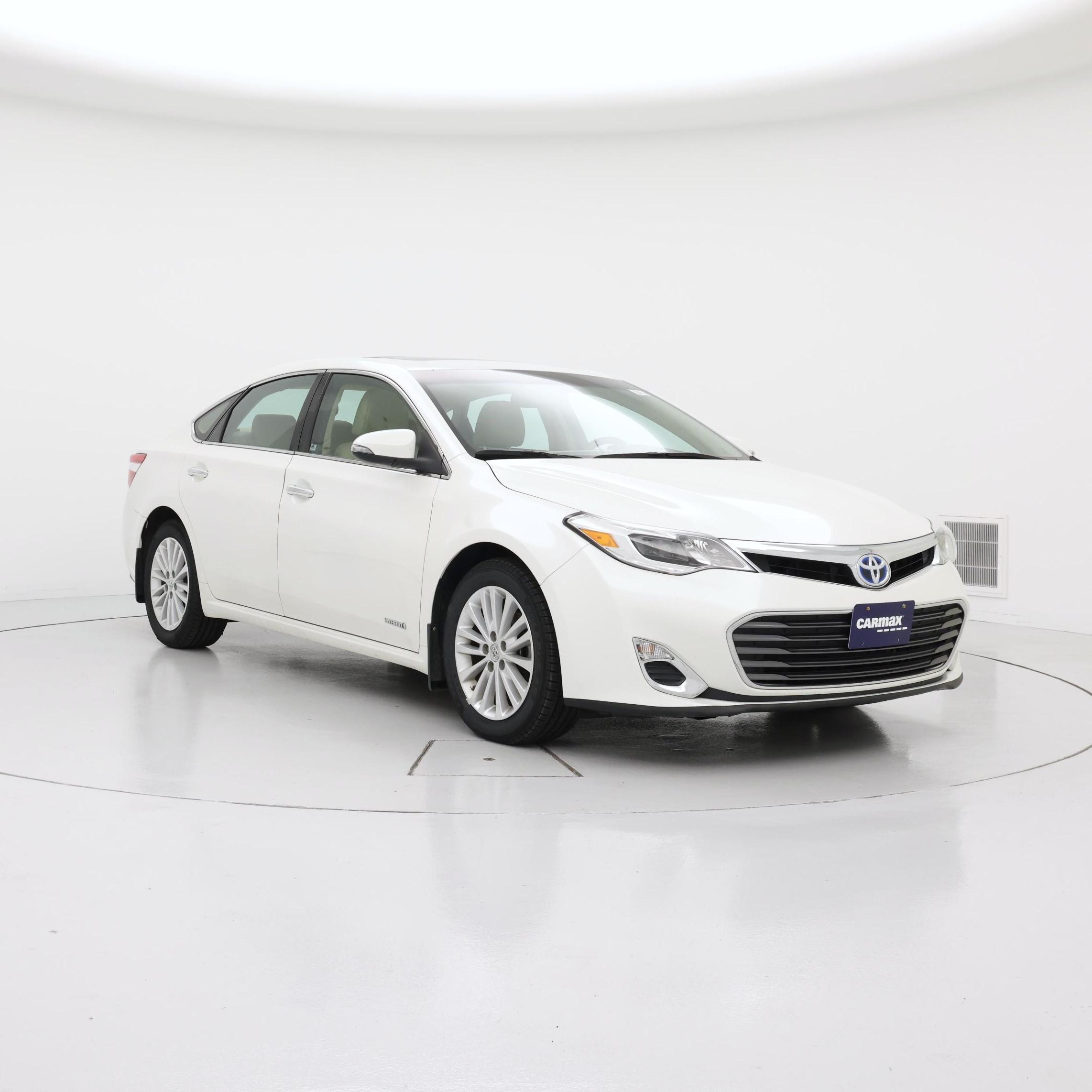 White 2014 Toyota Avalon Hybrid Sedan Front-Wheel Drive Automatic