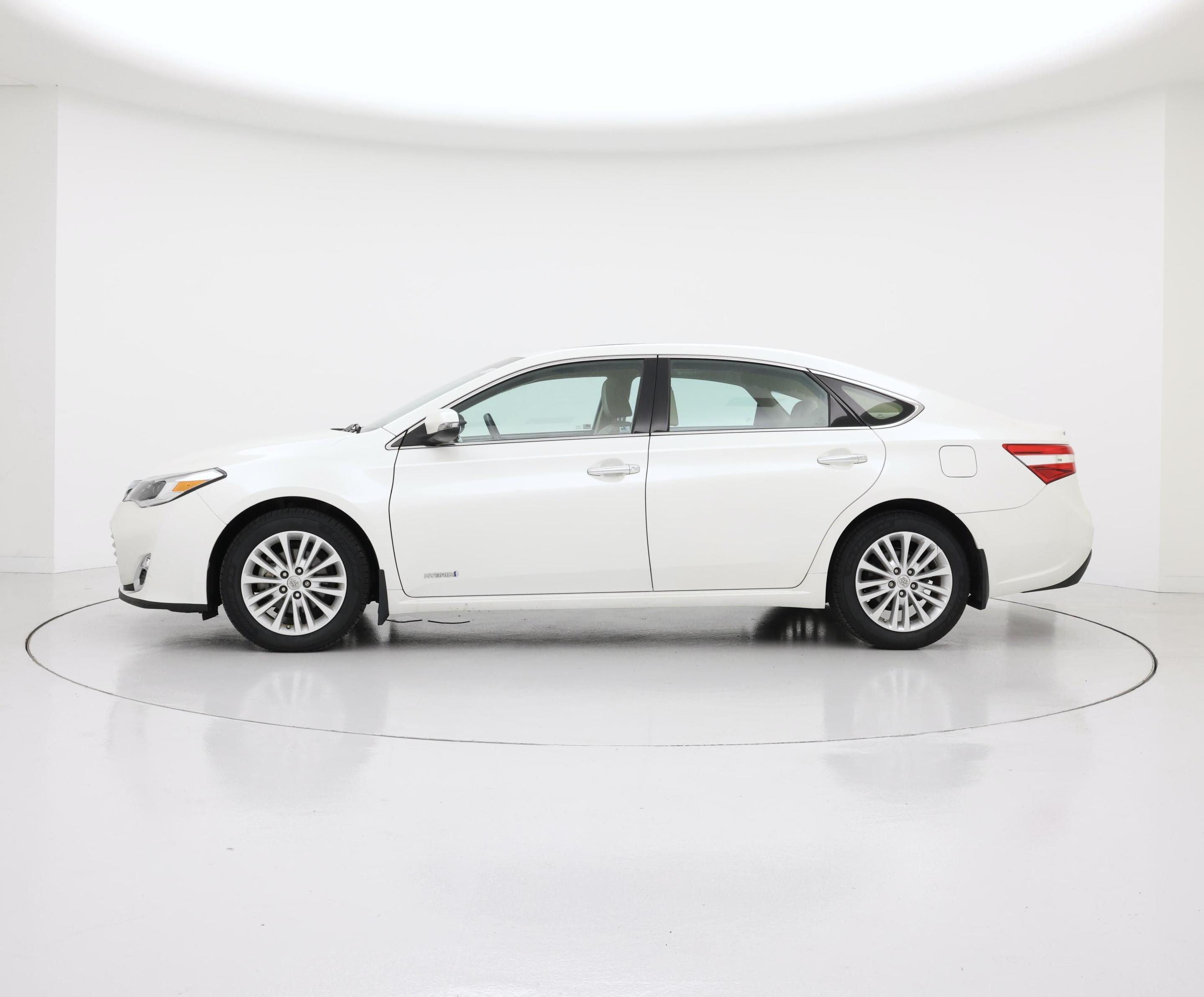 Thumbnail: 2014 Toyota Avalon - 3
