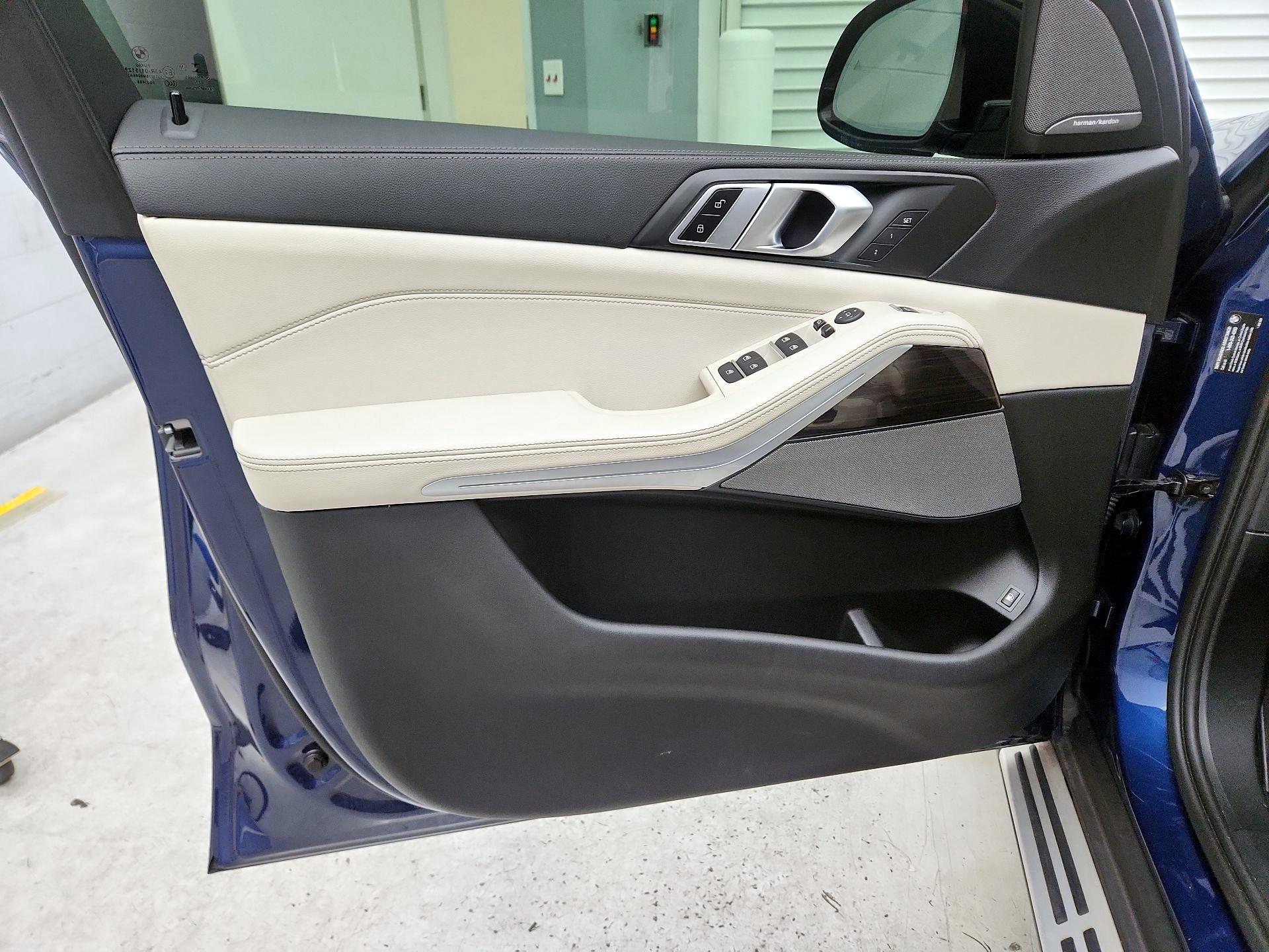 Thumbnail: 2021 BMW X5 - 12