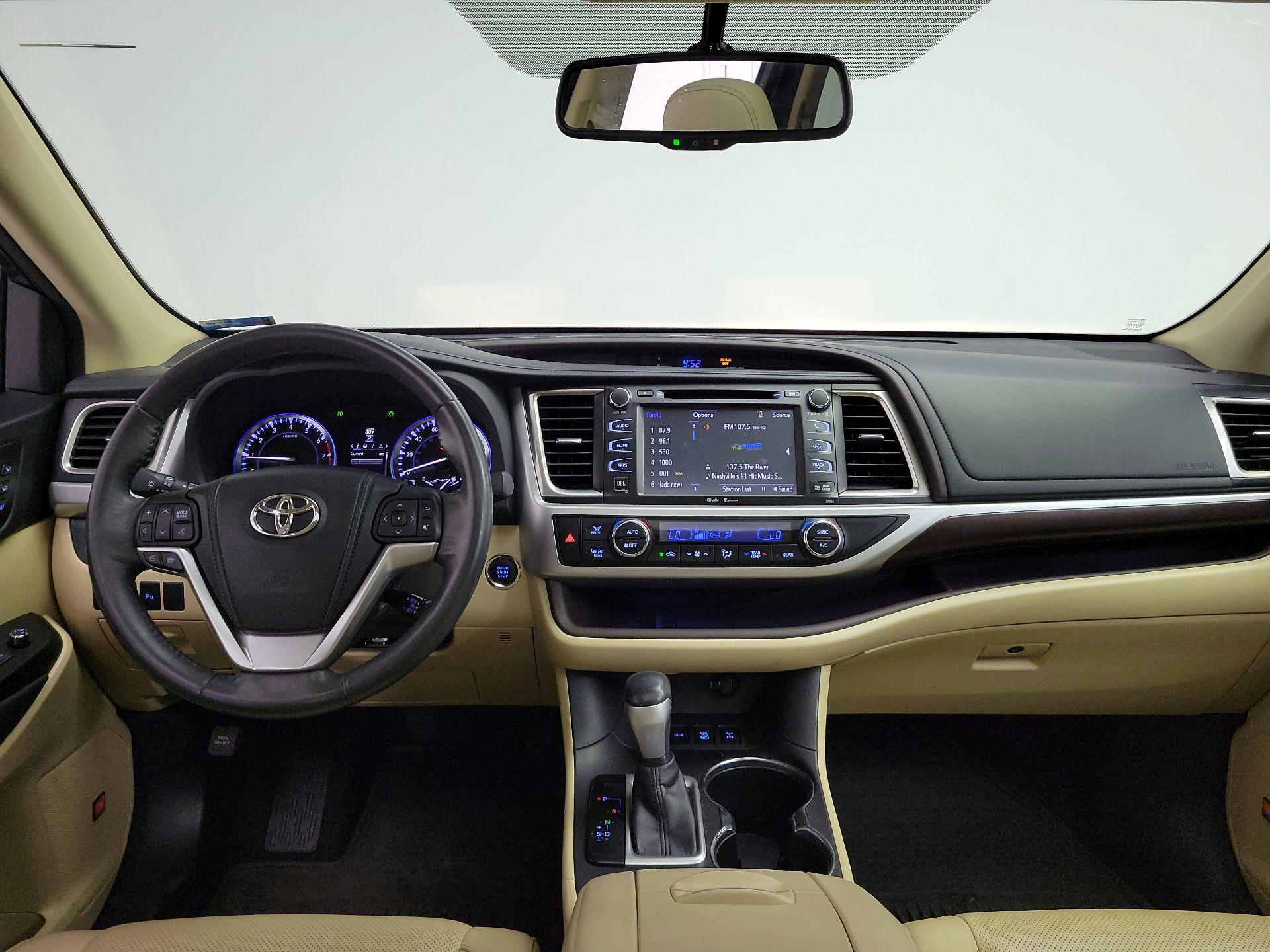 Thumbnail: 2014 Toyota Highlander - 9