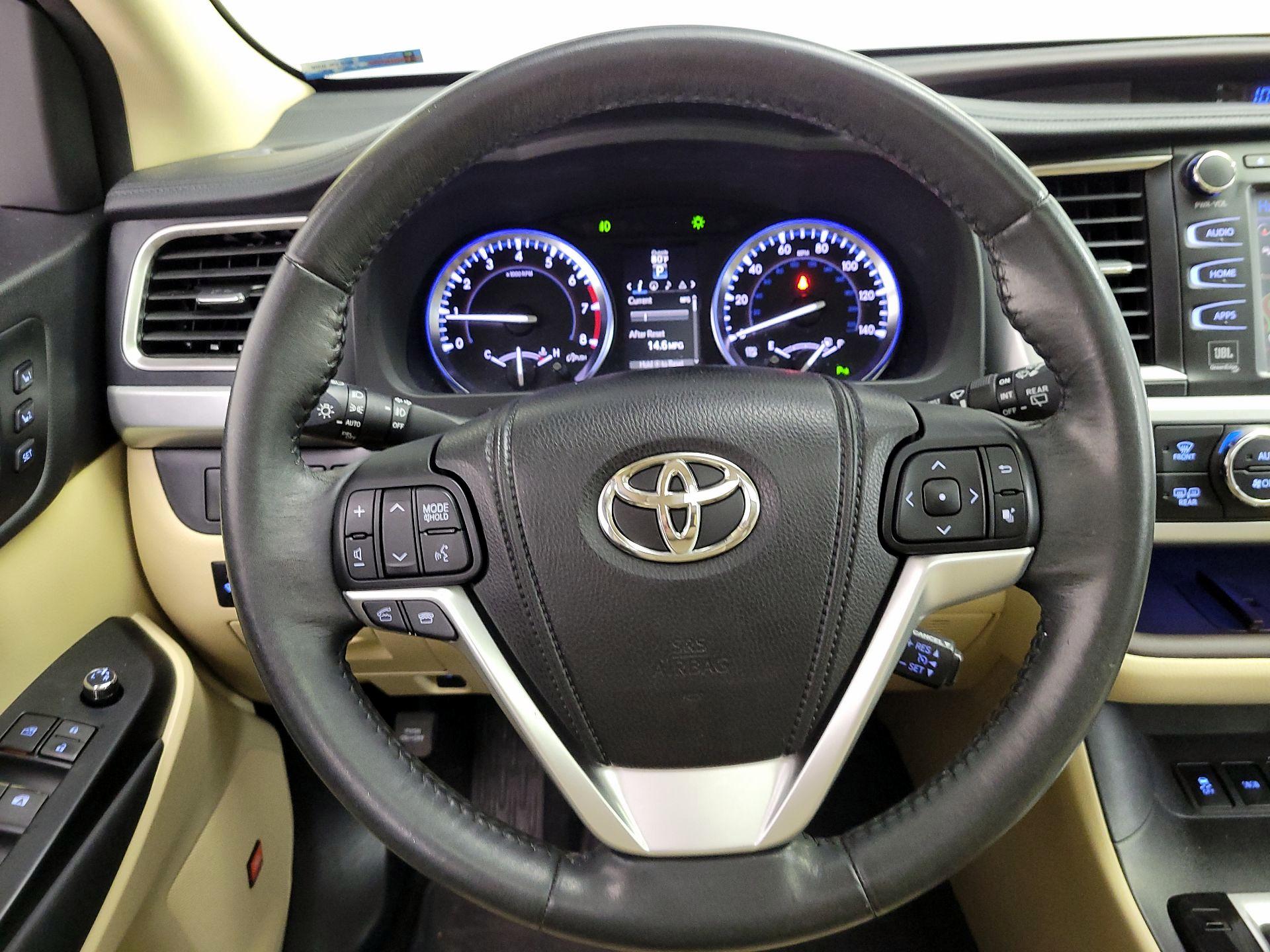 Thumbnail: 2014 Toyota Highlander - 10