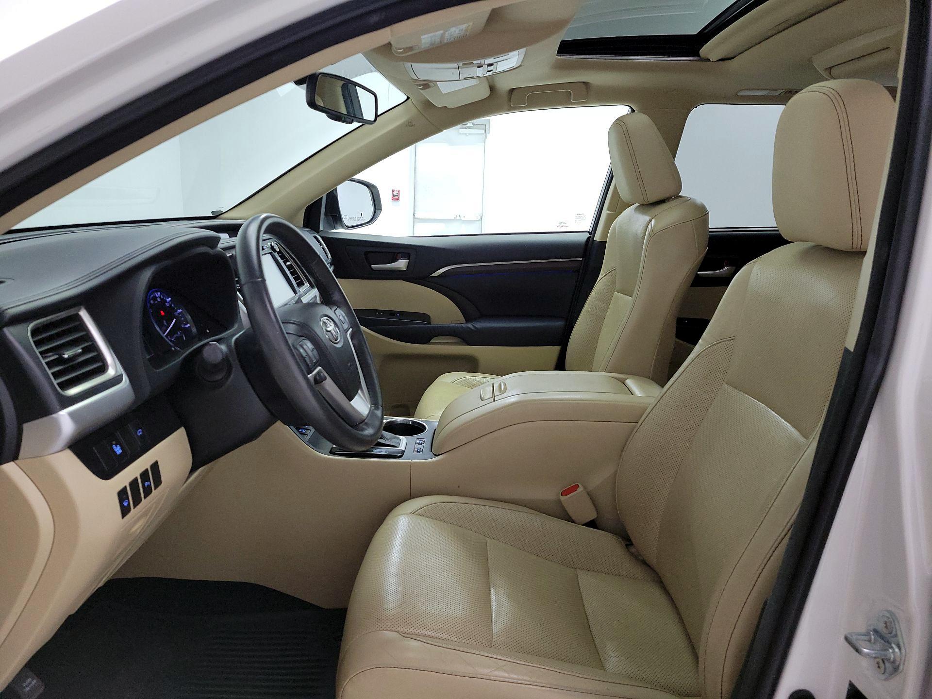 Thumbnail: 2014 Toyota Highlander - 11