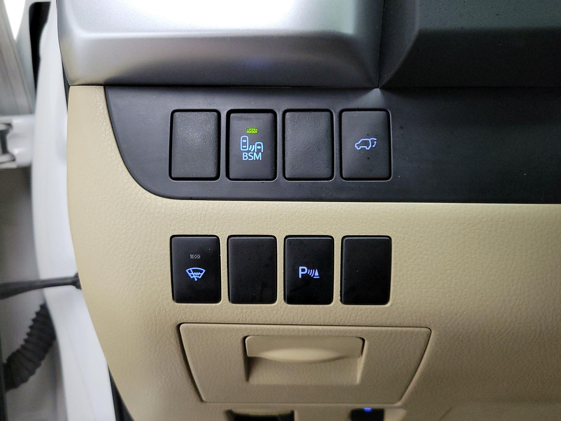 Thumbnail: 2014 Toyota Highlander - 13