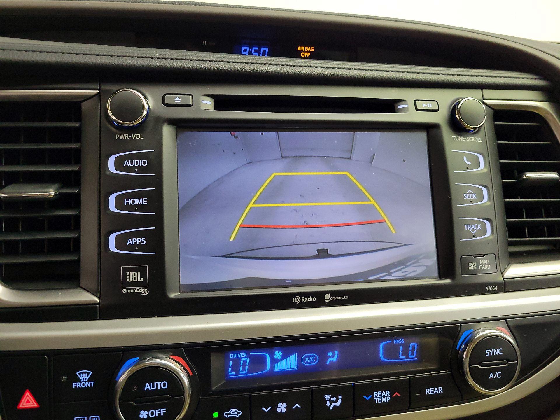 Thumbnail: 2014 Toyota Highlander - 14