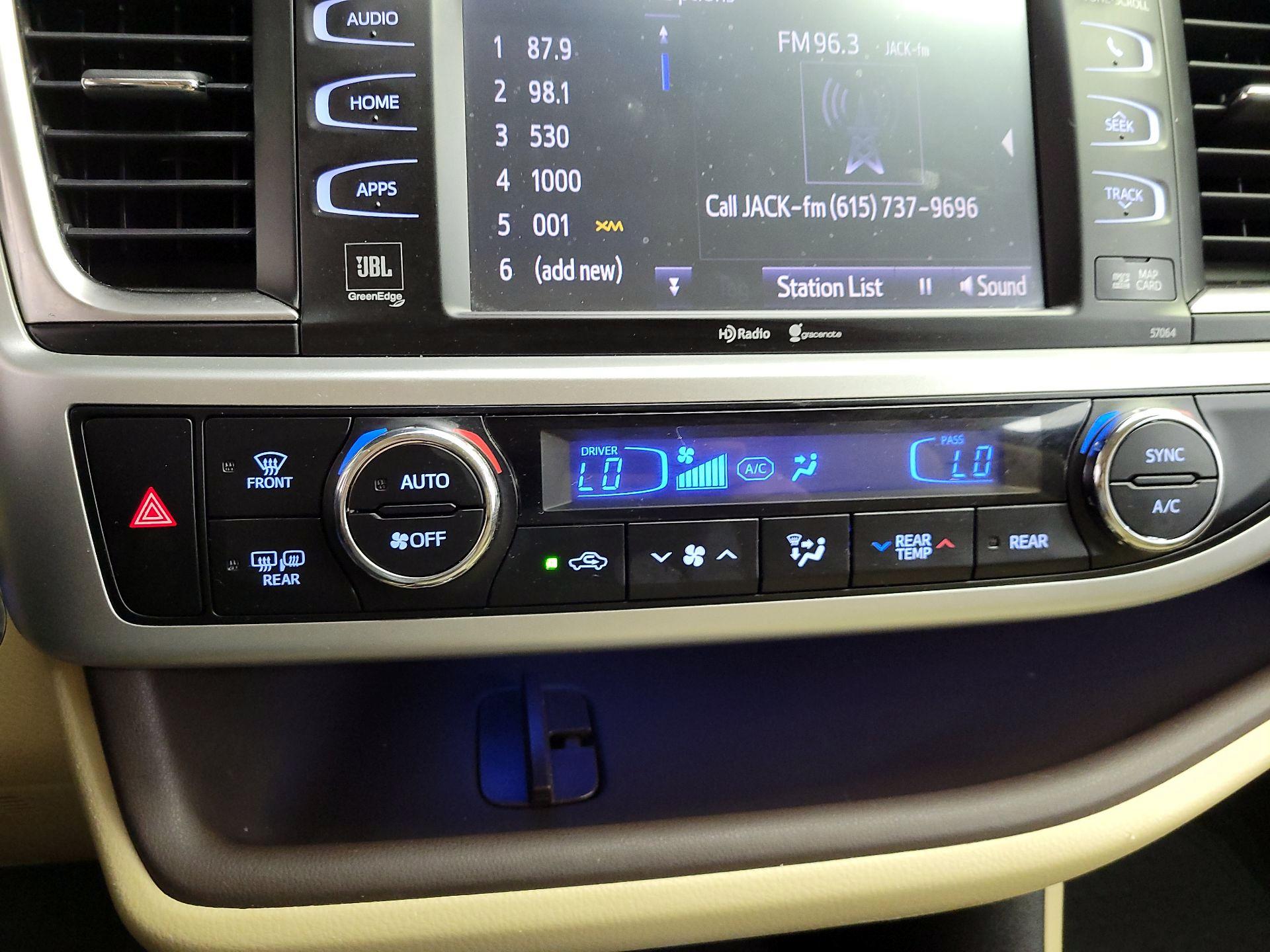 Thumbnail: 2014 Toyota Highlander - 16