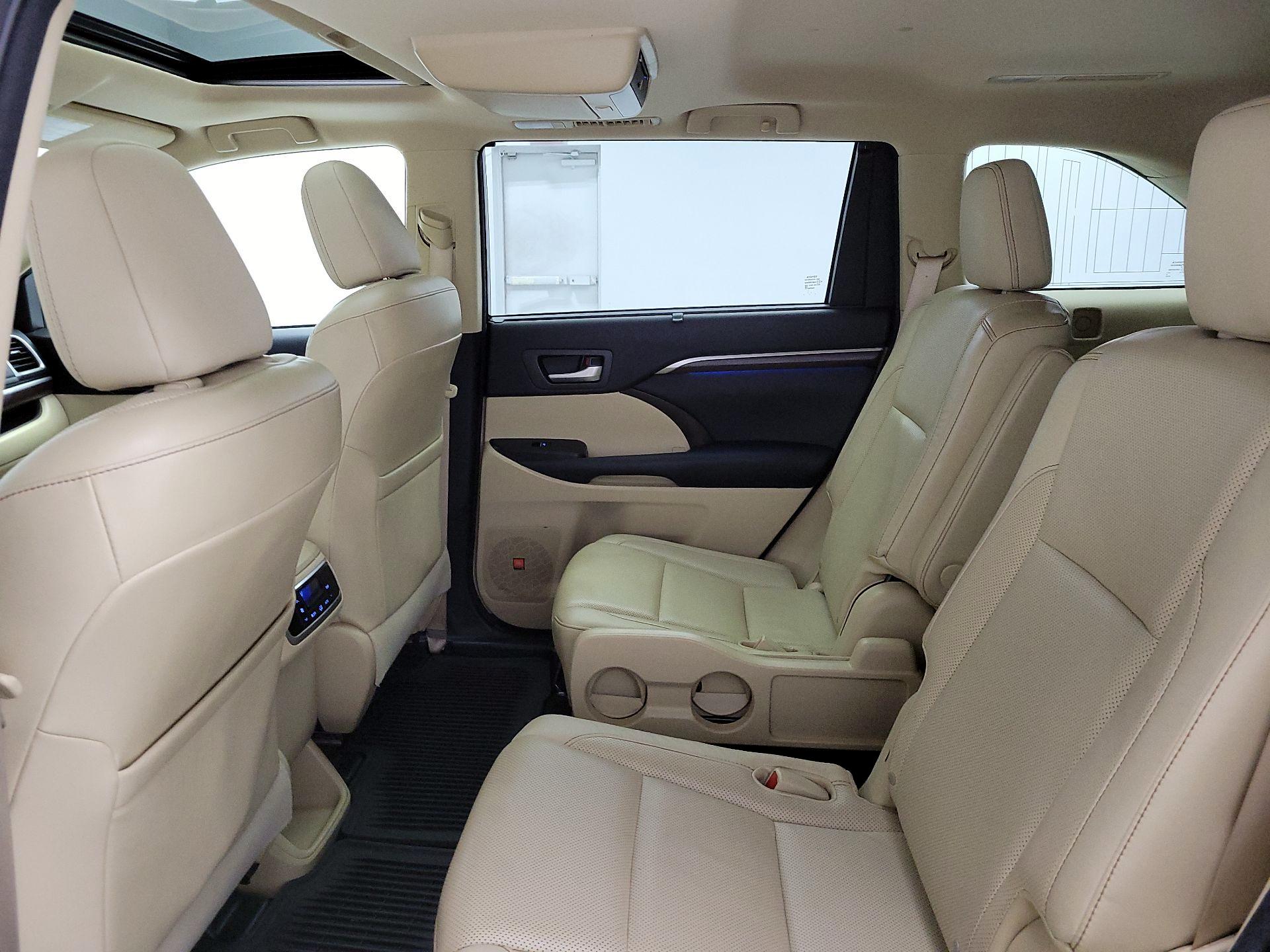 Thumbnail: 2014 Toyota Highlander - 20