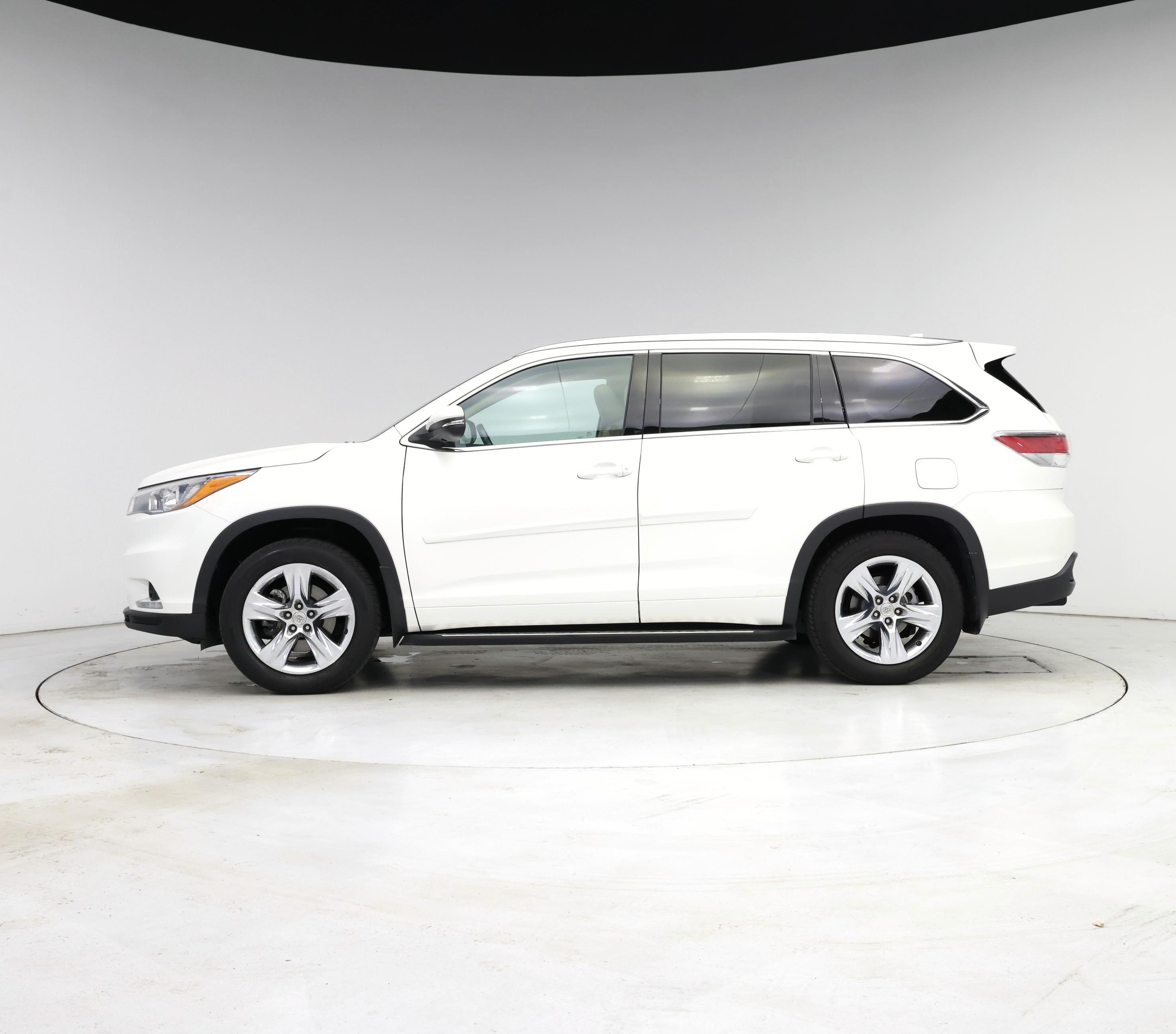 Thumbnail: 2014 Toyota Highlander - 3