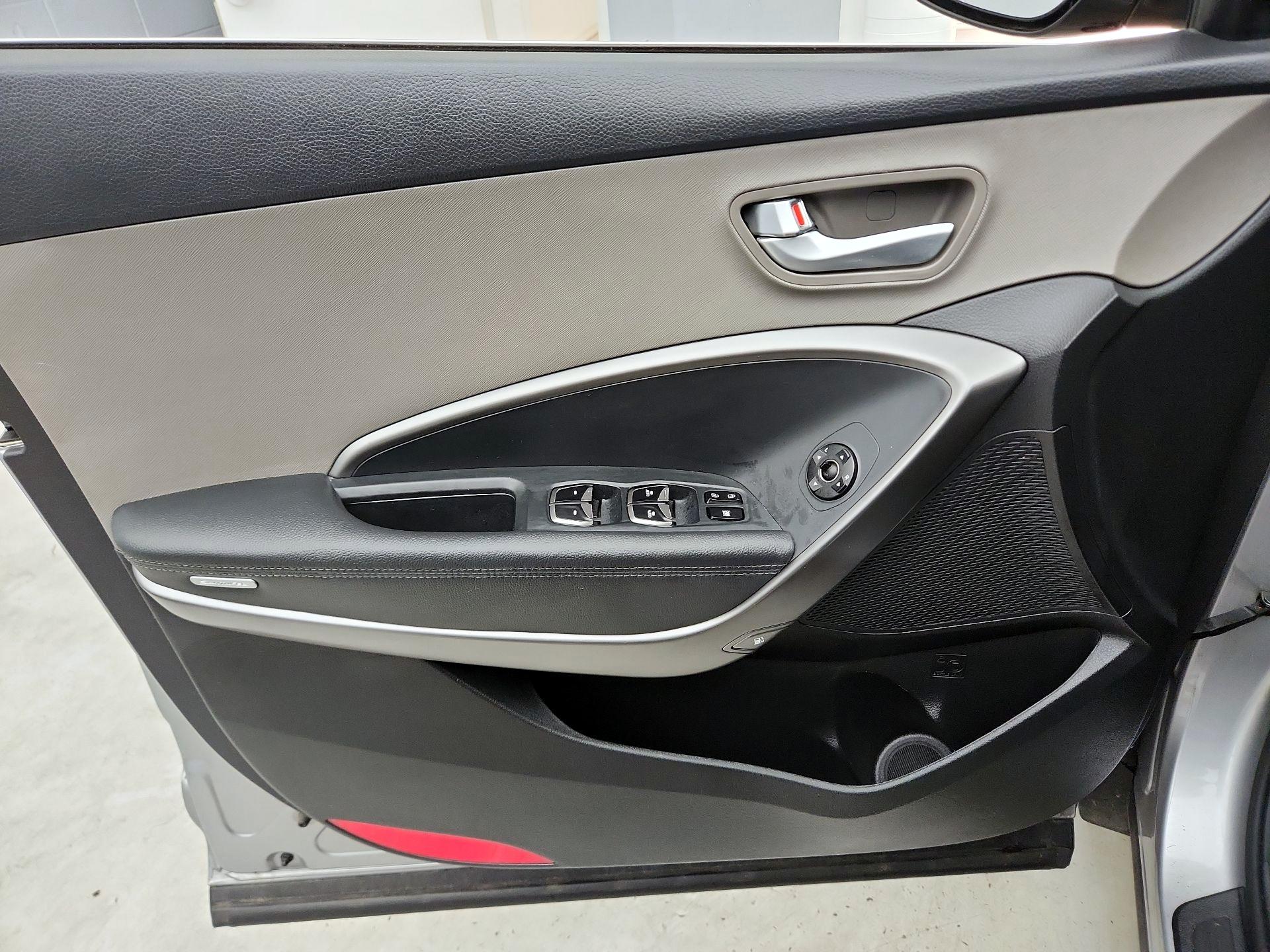Thumbnail: 2019 Hyundai Santa Fe - 12