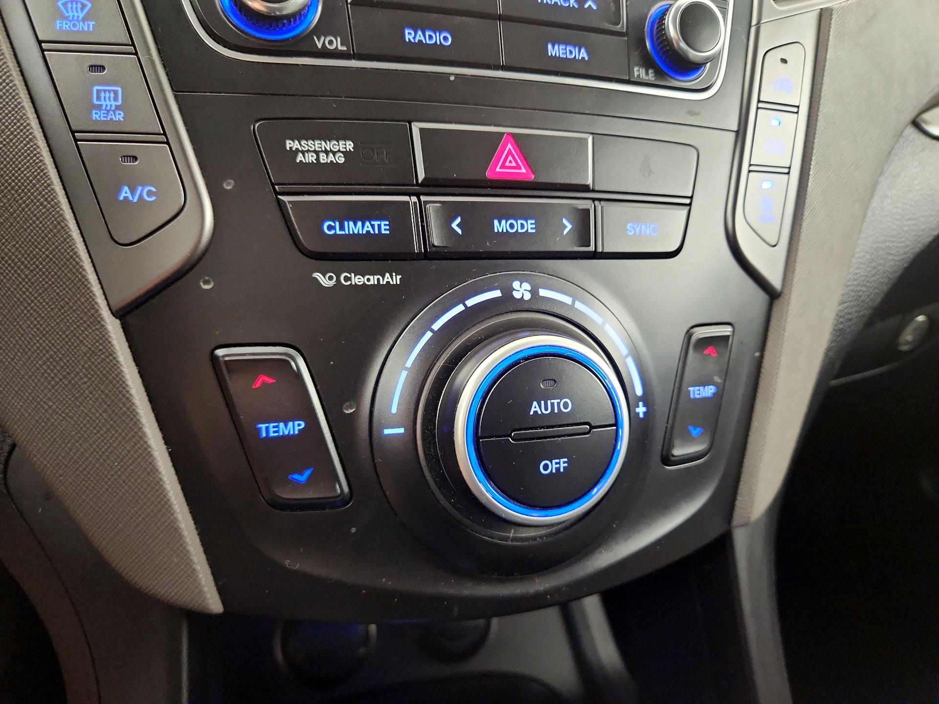 Thumbnail: 2019 Hyundai Santa Fe - 16