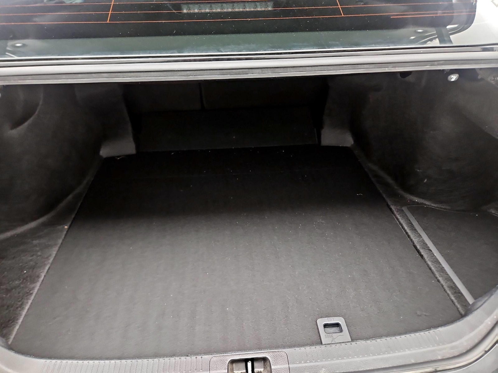 2025 Toyota Camry SE - Photo 20